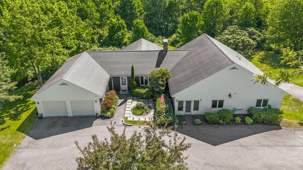 Photo of 363 Blackstrap Road, Falmouth, ME 04105 (MLS # 1669130)