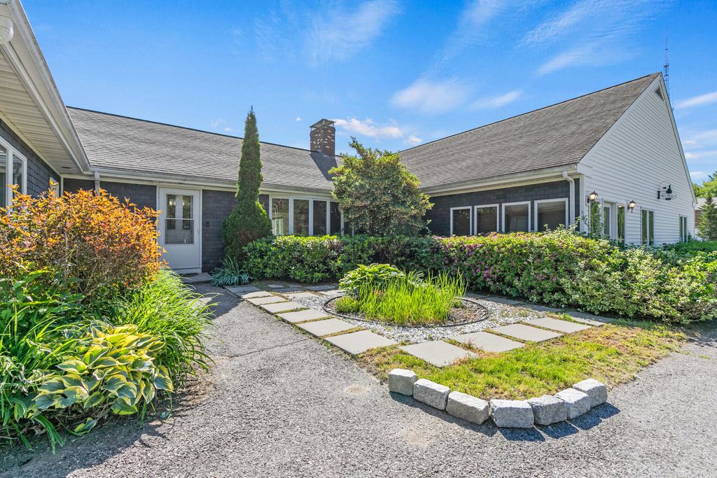 Photo of 363 Blackstrap Road, Falmouth, ME 04105 (MLS # 1669130)