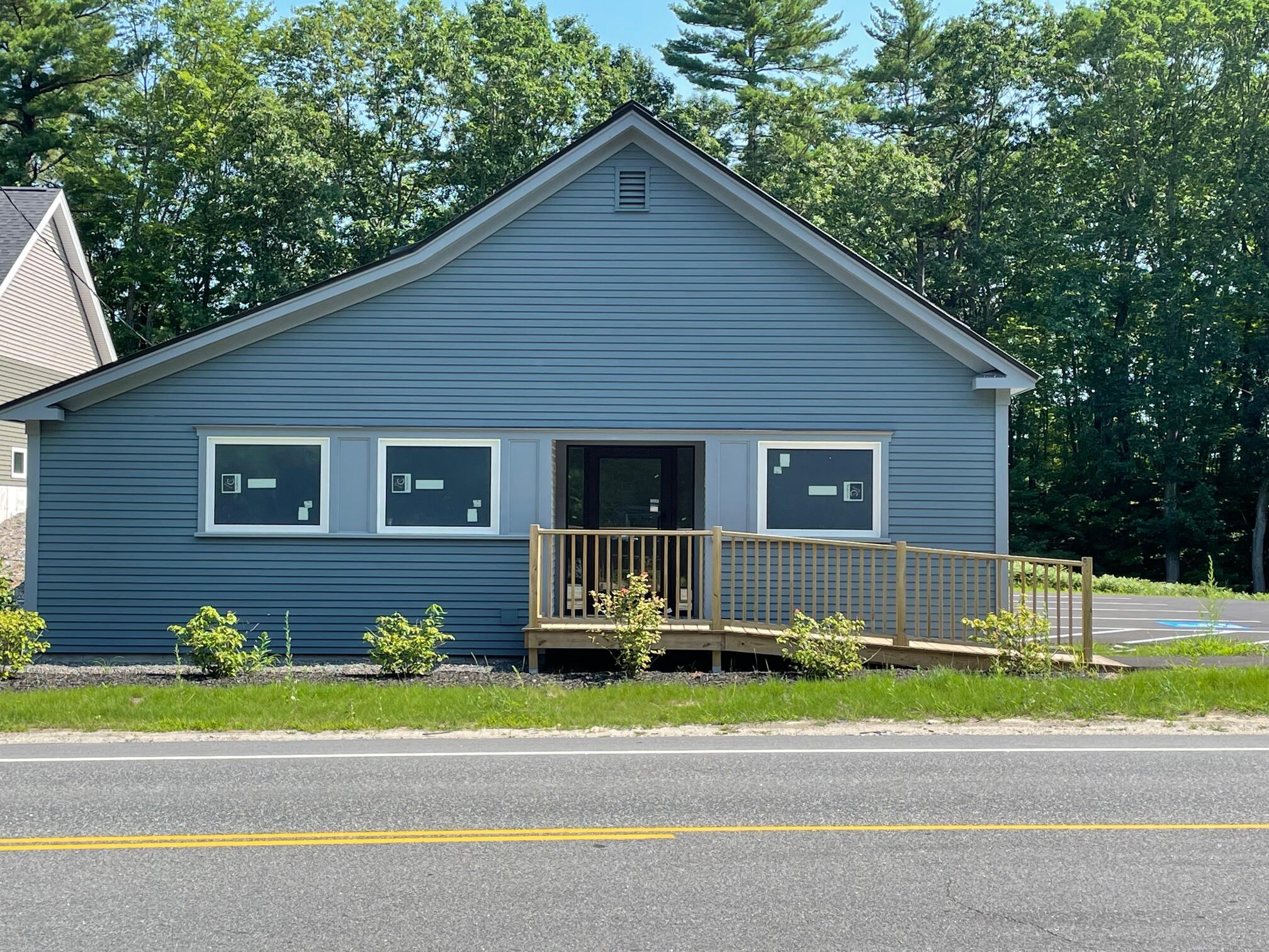 989 Roosevelt Trail