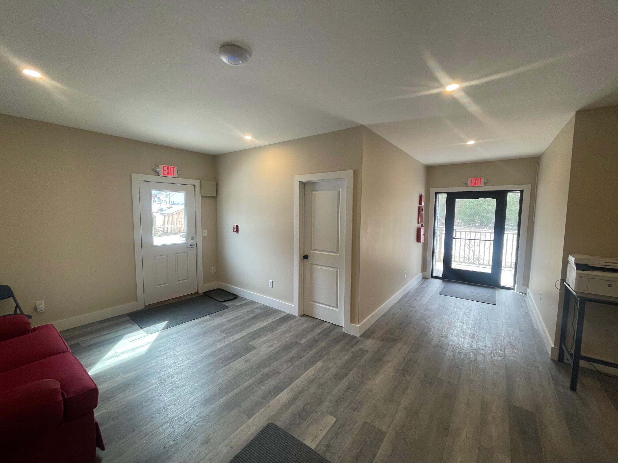 989 Roosevelt Trail