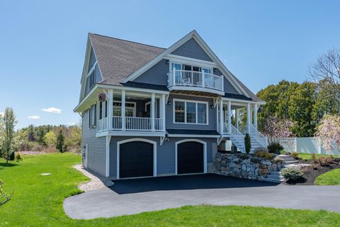 Photo of 2 Cottage Way, Kittery, ME 03904 (MLS # 1664617)