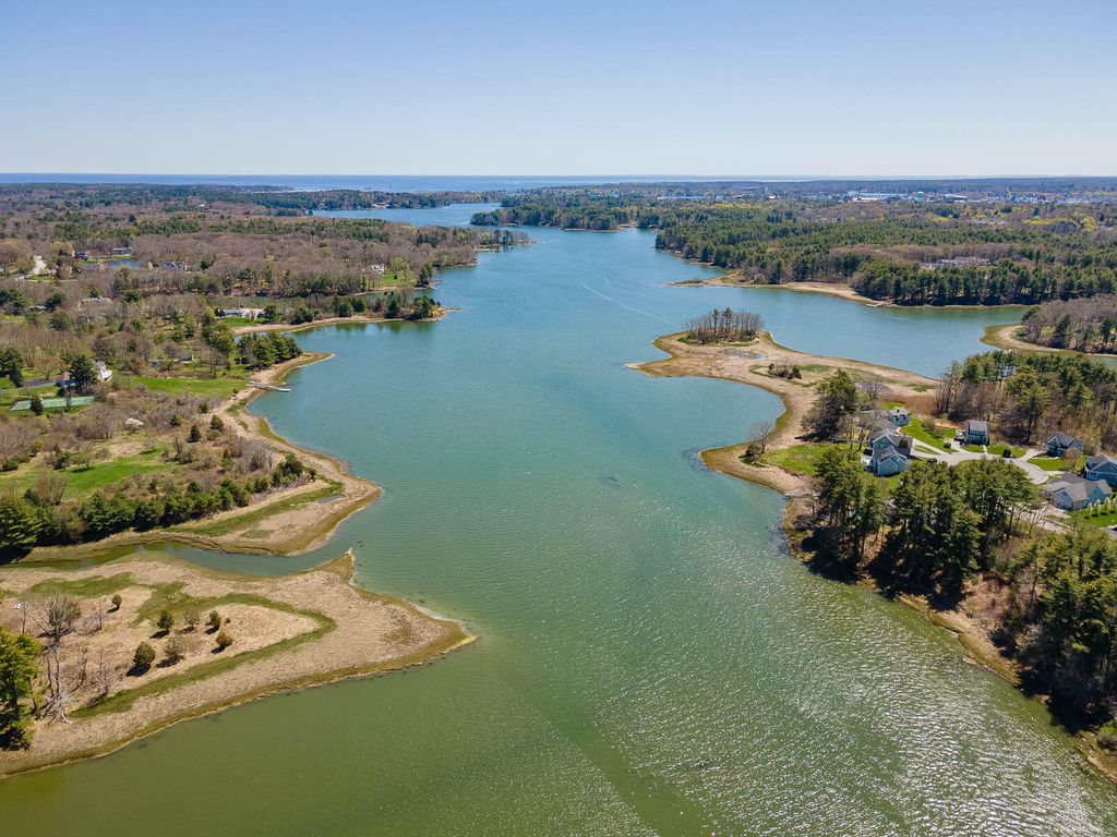Photo of 2 Cottage Way, Kittery, ME 03904 (MLS # 1664617)