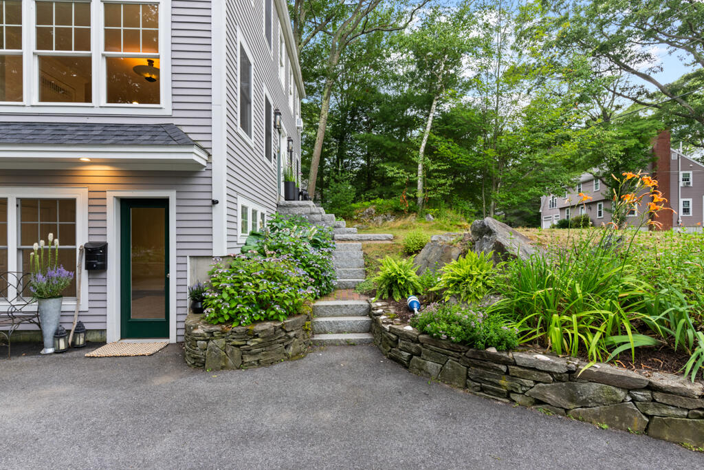 5 Hemlock Hill Road