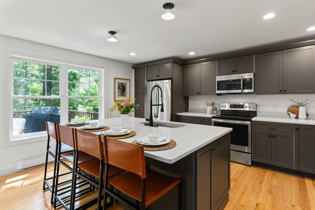 5 Hemlock Hill Road