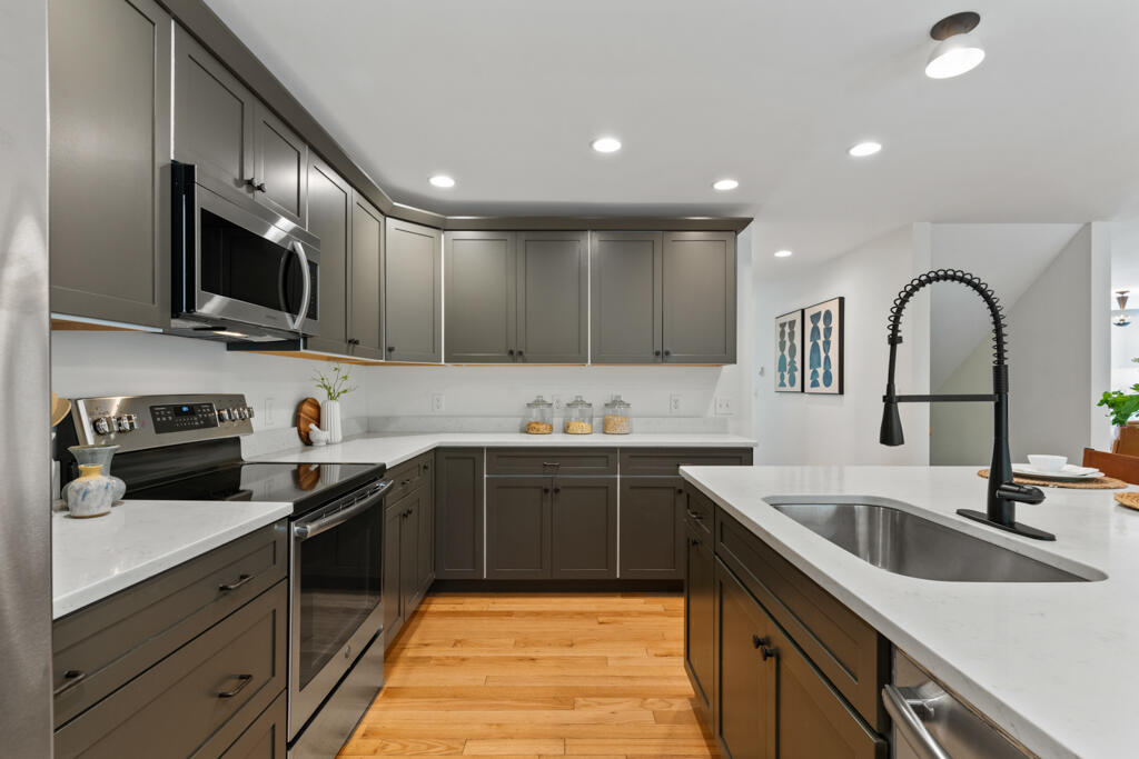 5 Hemlock Hill Road