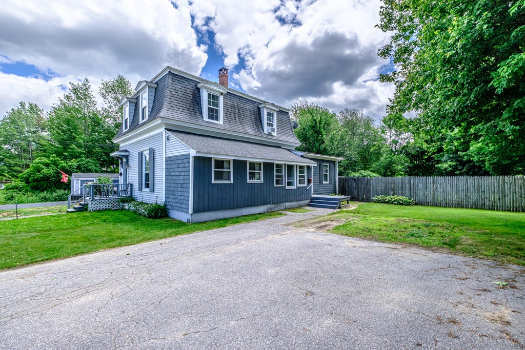 Photo of 27 Bayview Street, Yarmouth, ME 04096 (MLS # 1668406)