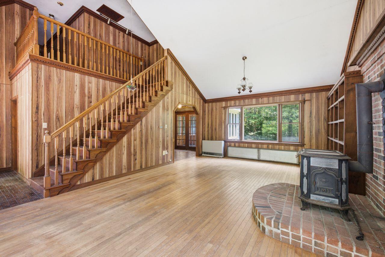 392 Foss Road