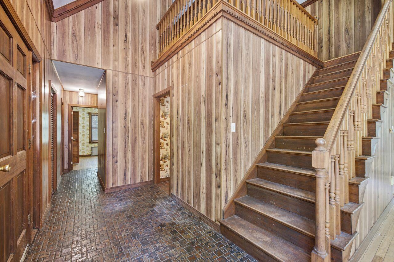 392 Foss Road