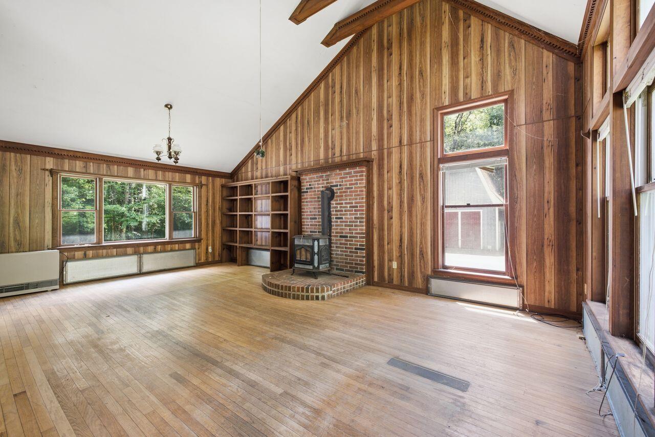 392 Foss Road