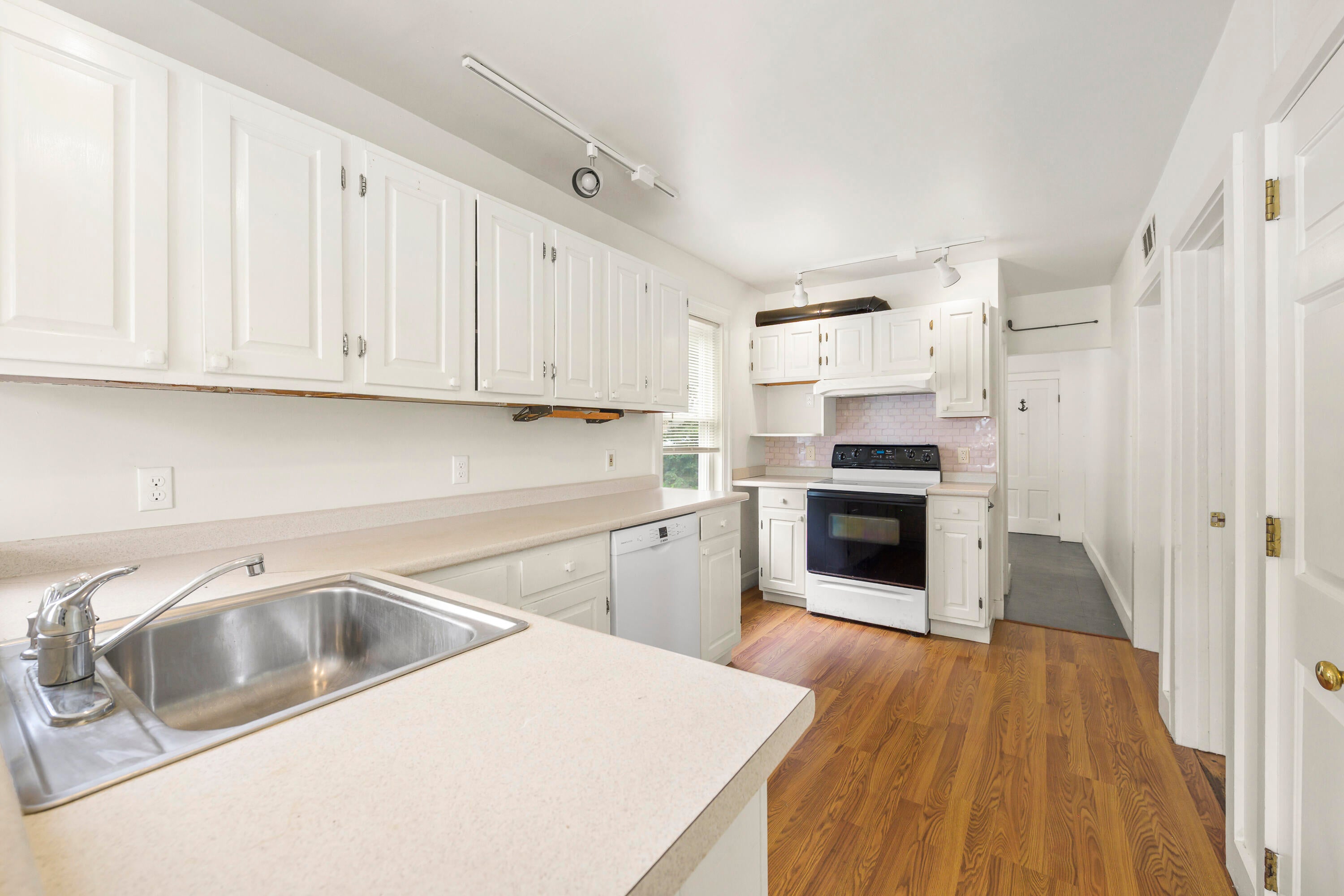 9 Pleasant Street