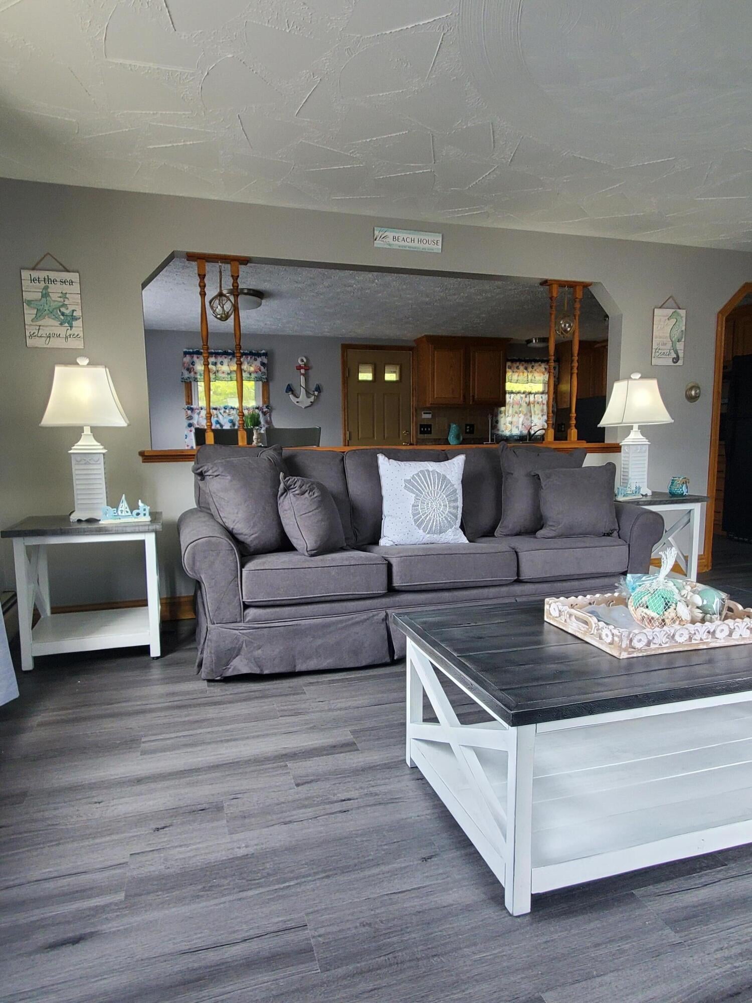 7 Echo Avenue