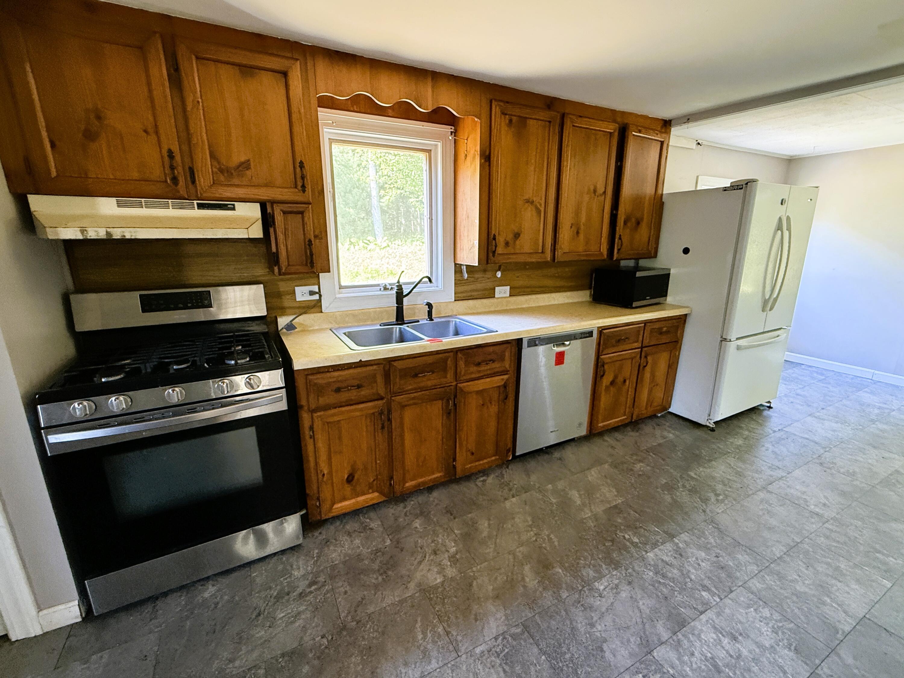 740 Spruce Head Road