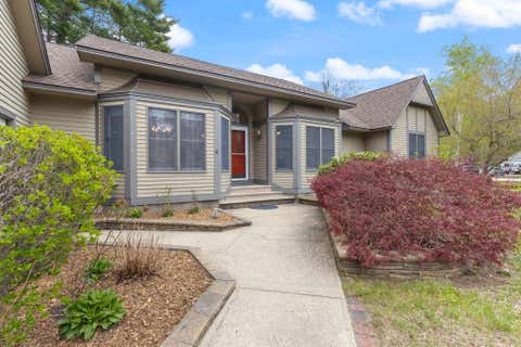 Photo of 4 Harriman Farm Road, Saco, ME 04072 (MLS # 1660570)