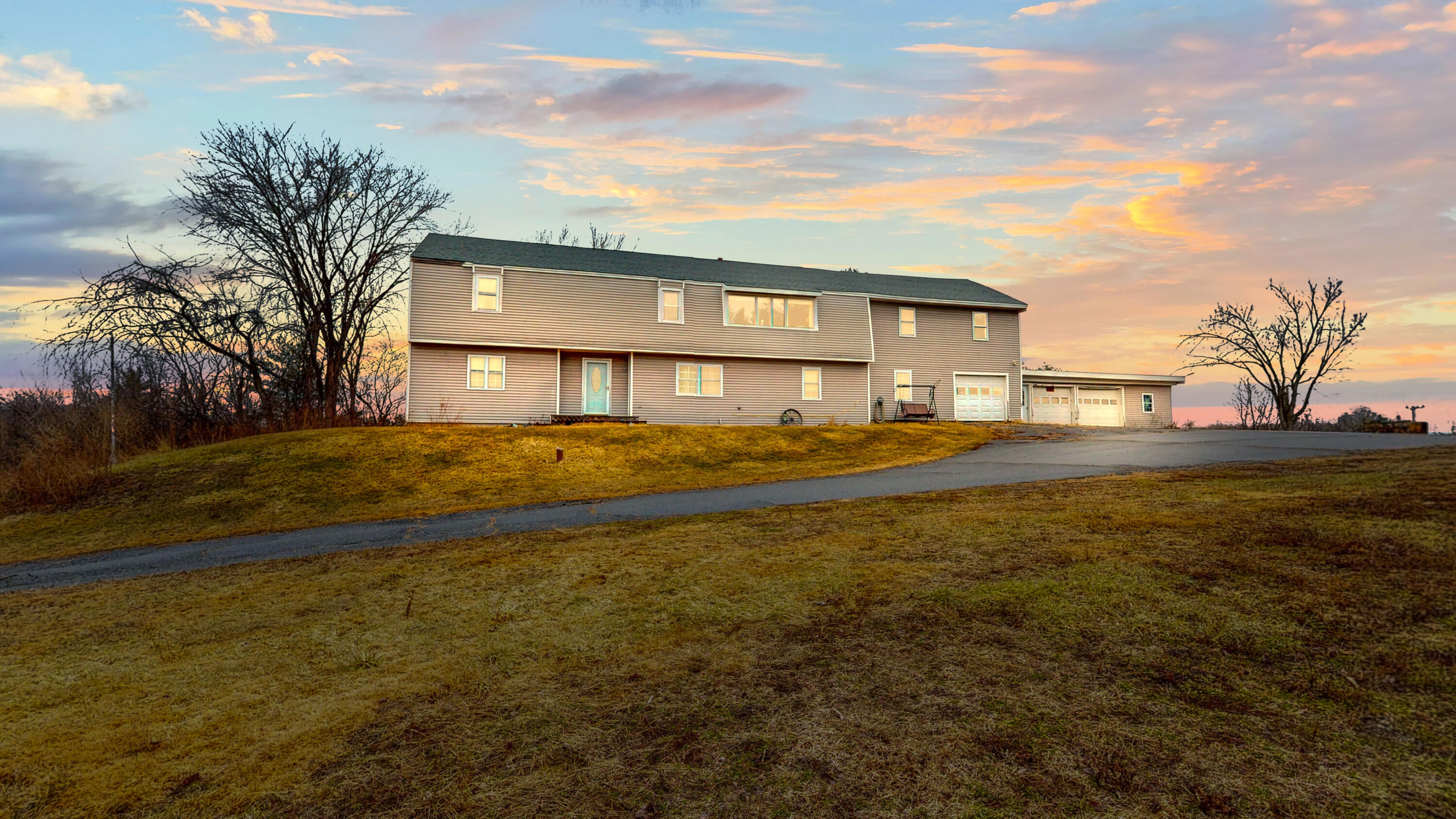 445 W River Road