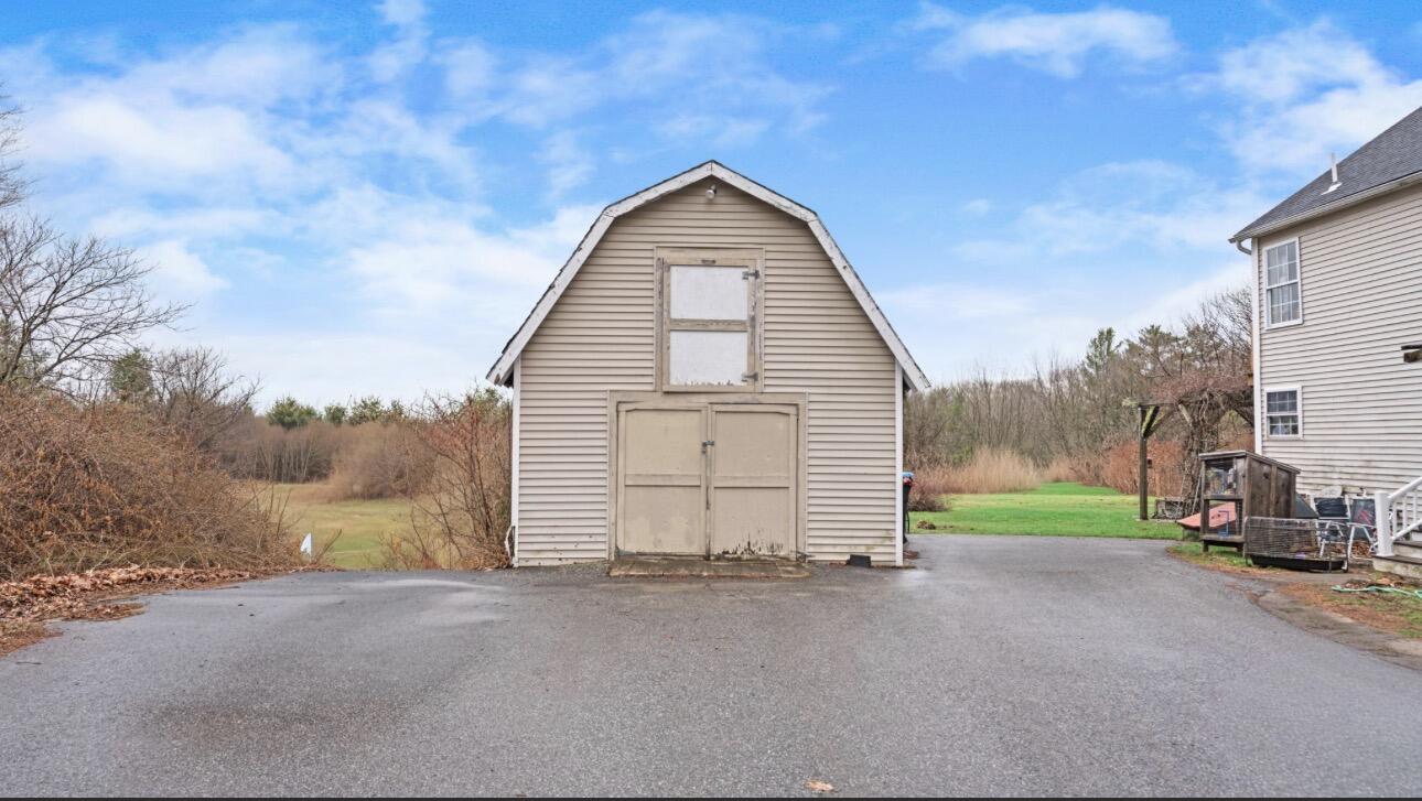 305 Gray Road