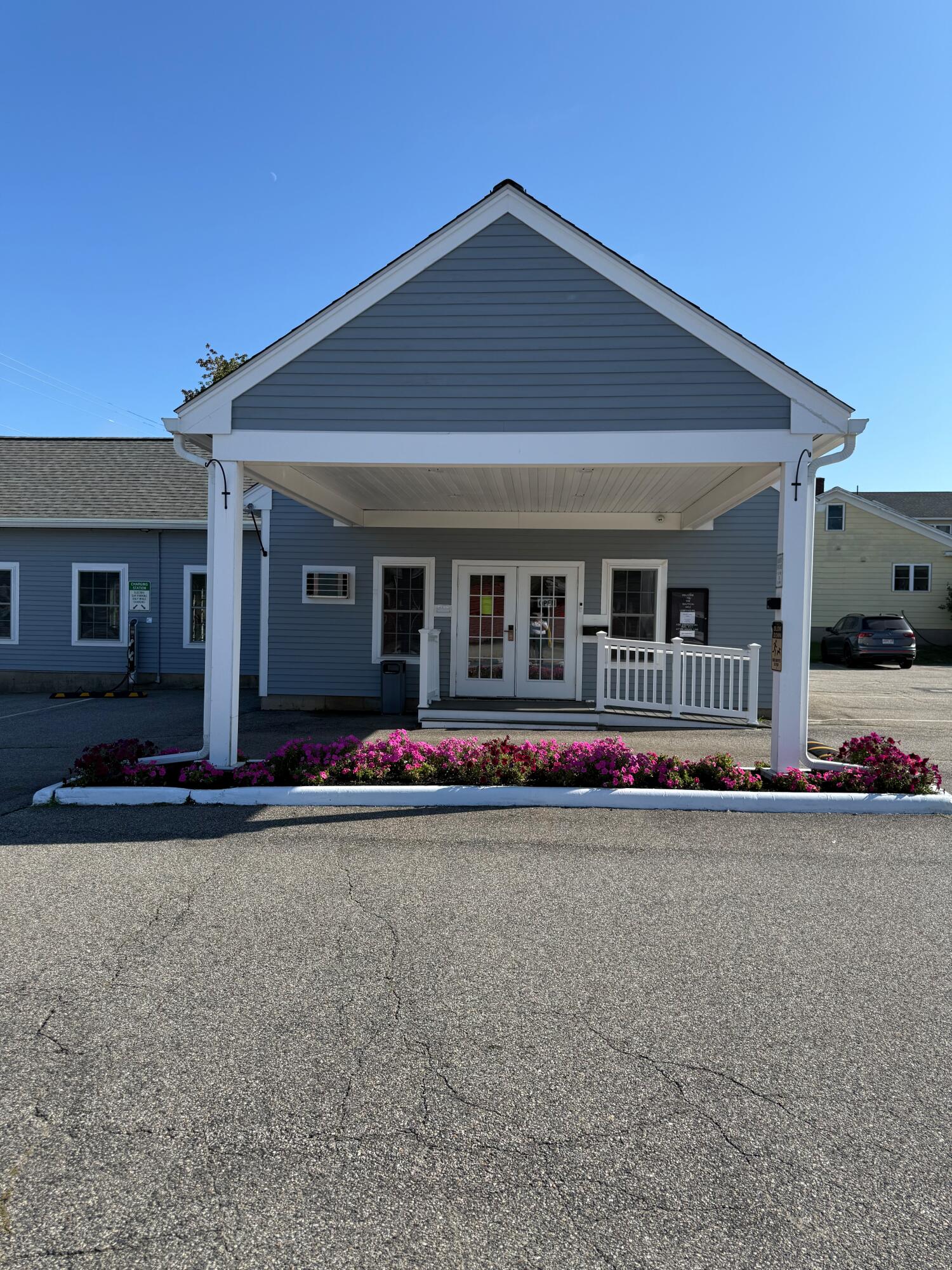 1072 Post Road 204