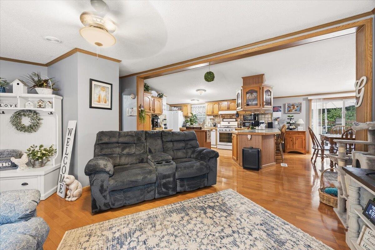 271 Mountain Road