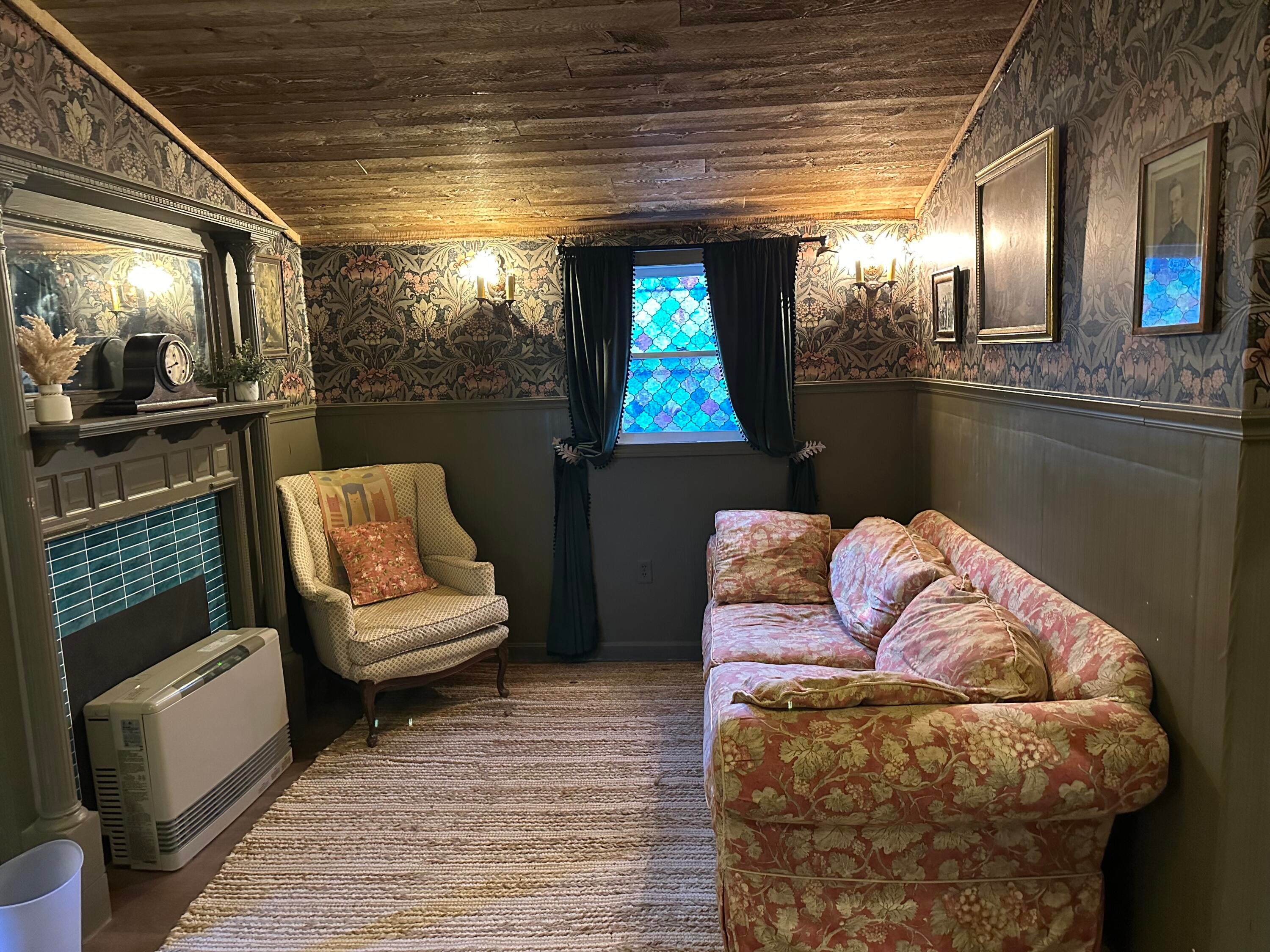 60 Ossipee Trail W