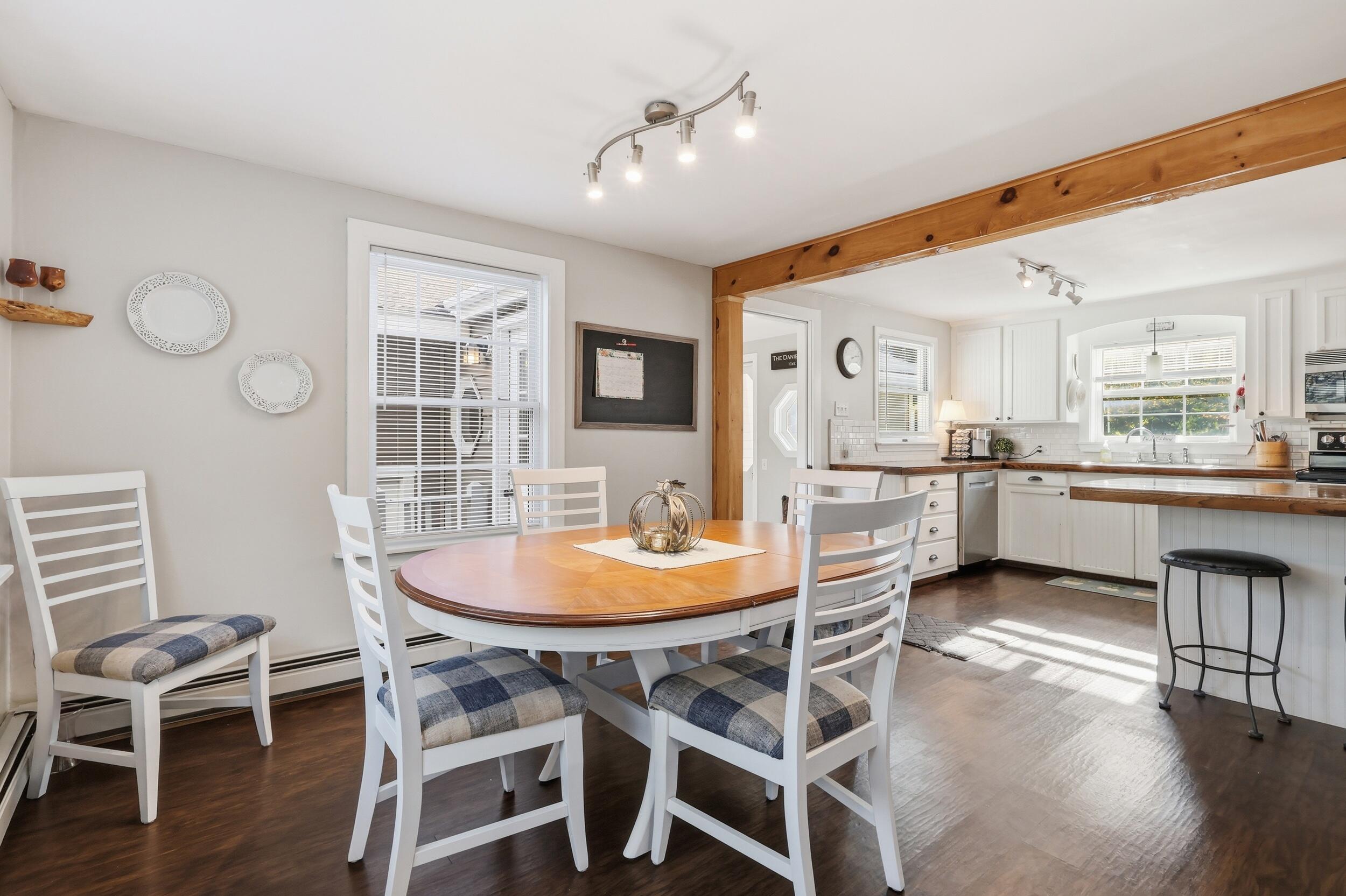 124 Ossipee Trail E