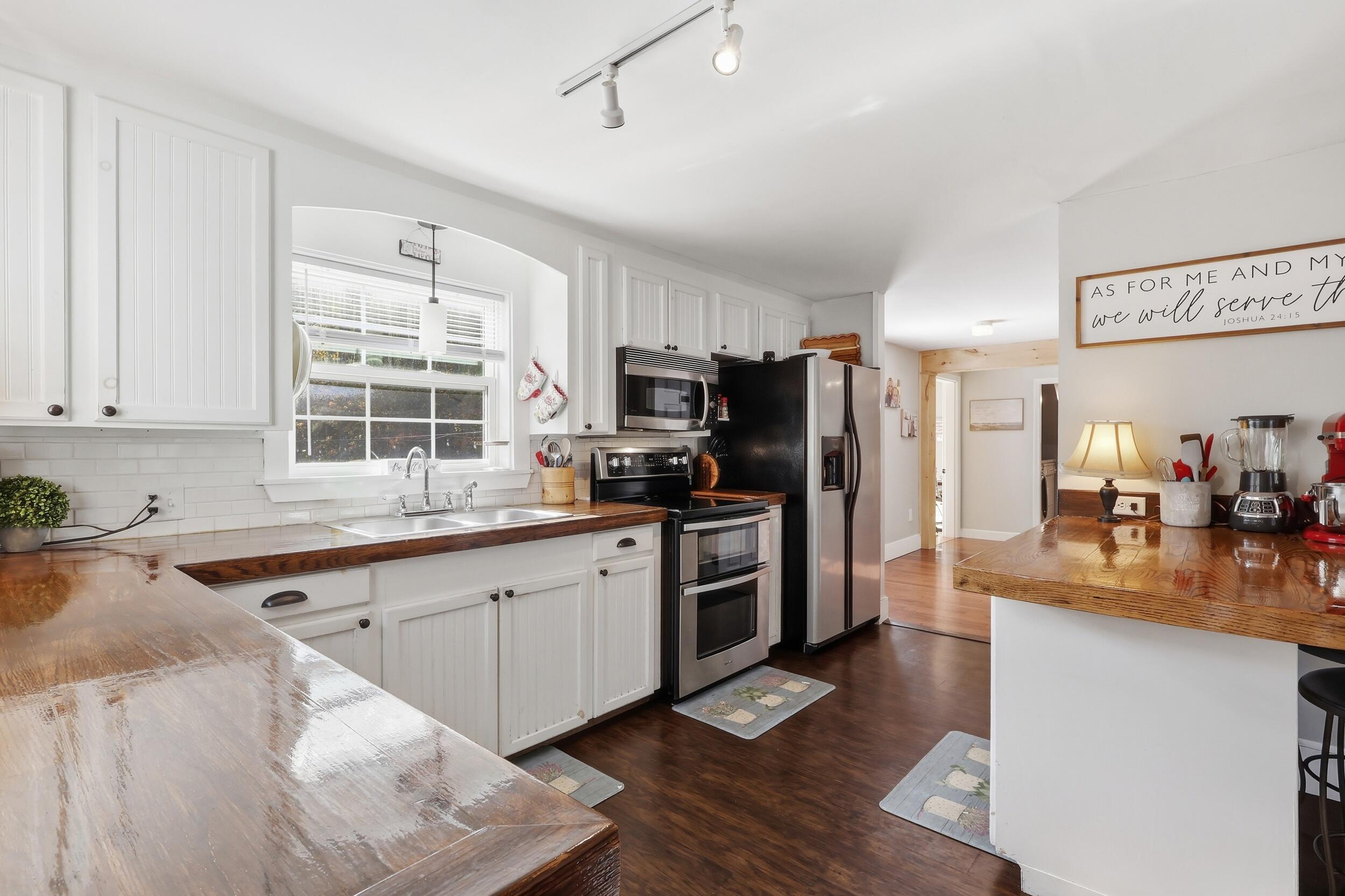 124 Ossipee Trail E
