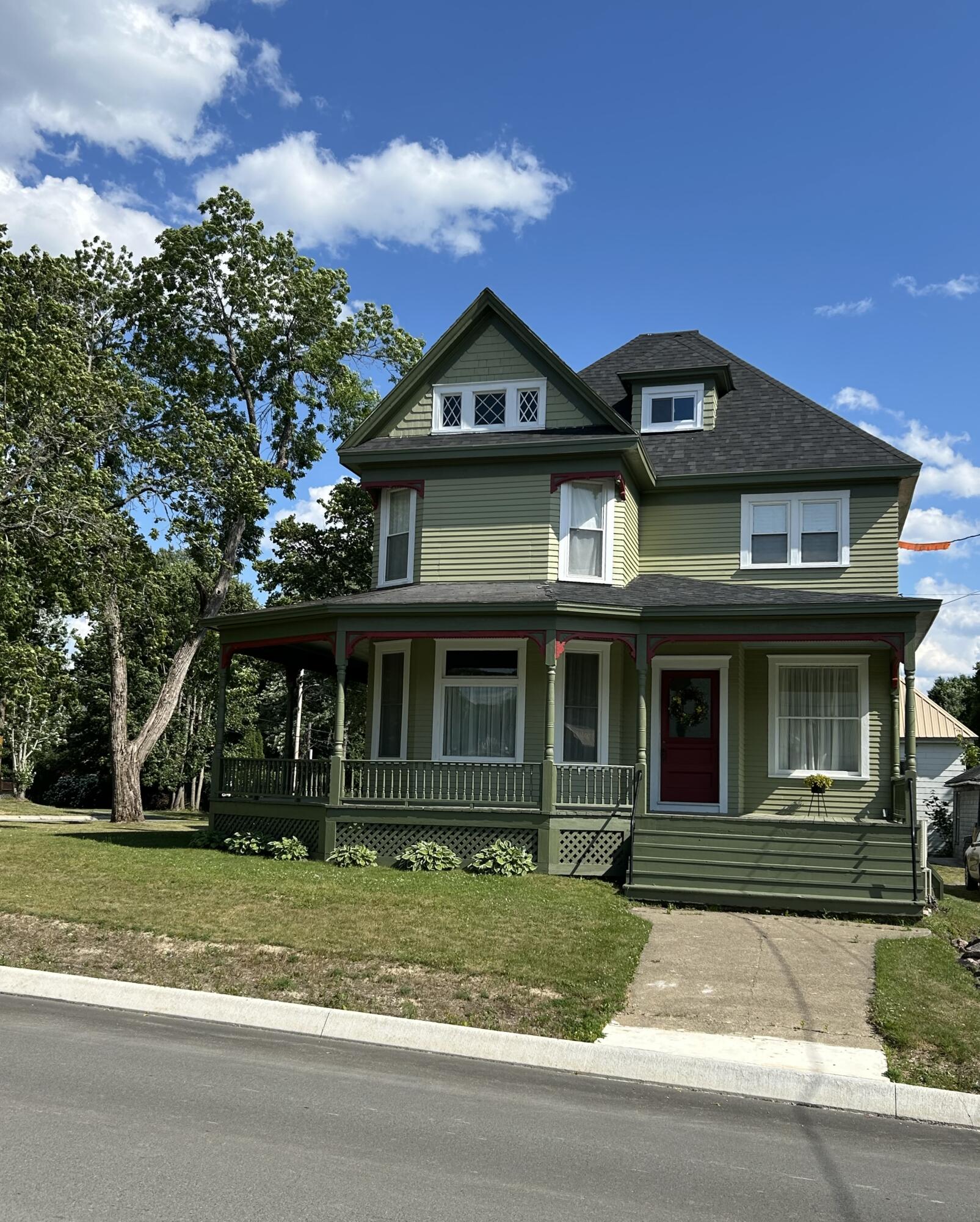 51 Broadway Street