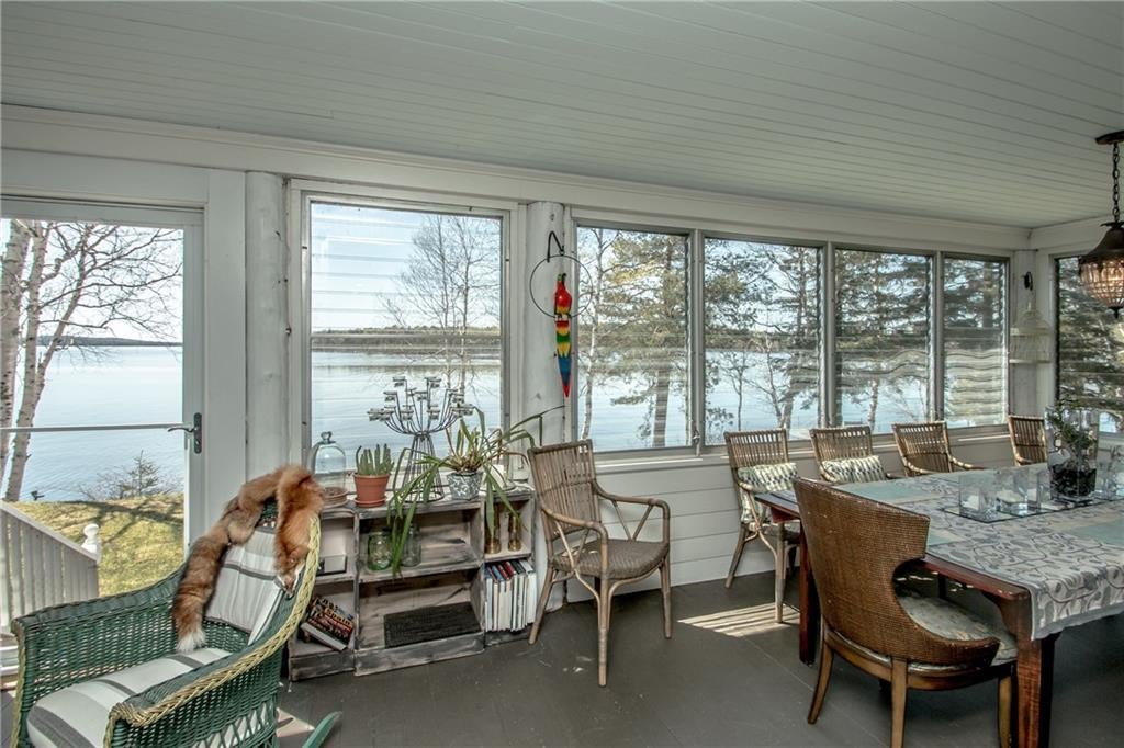 63 Lakehouse Road
