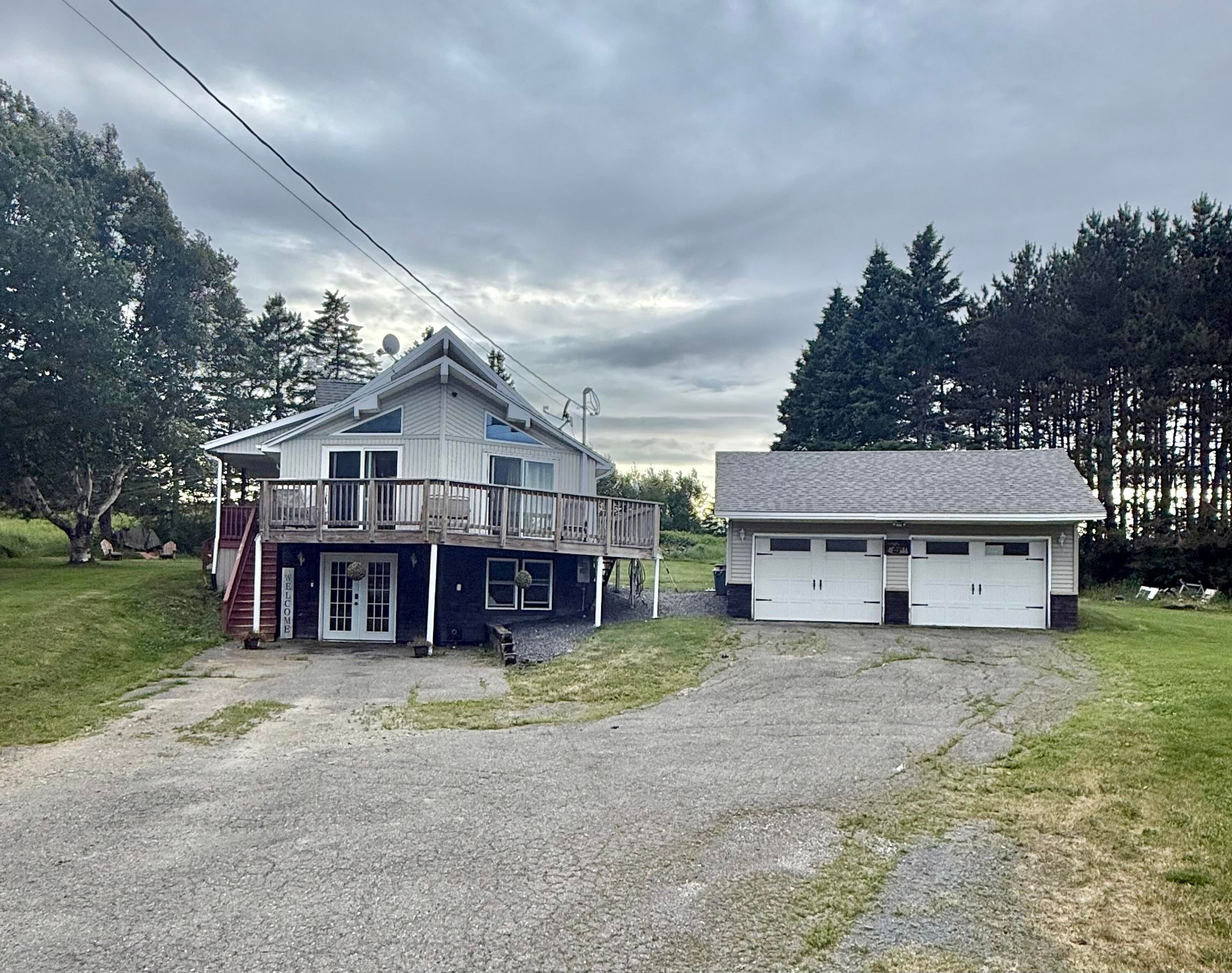 8 Caron Road