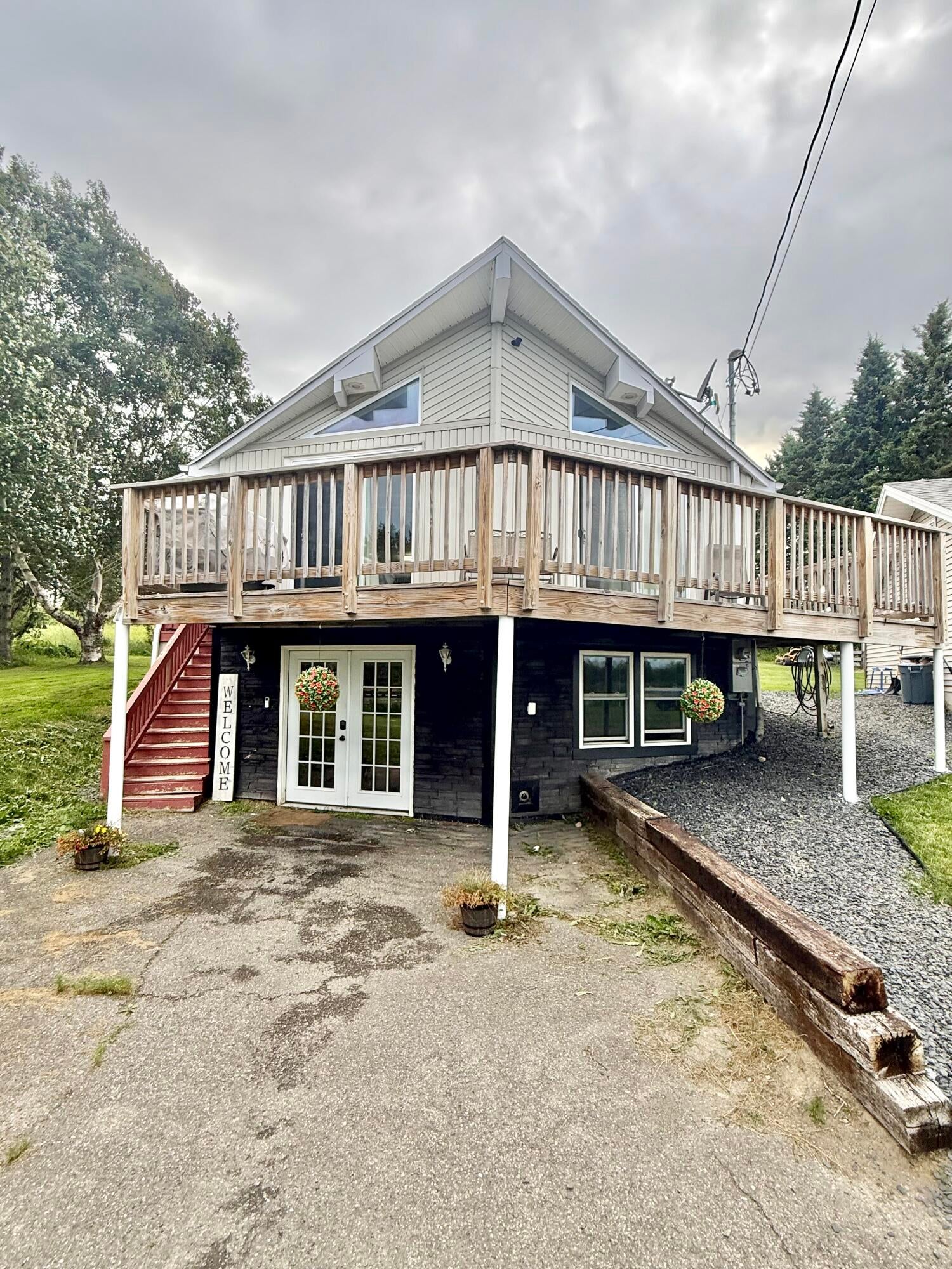 8 Caron Road