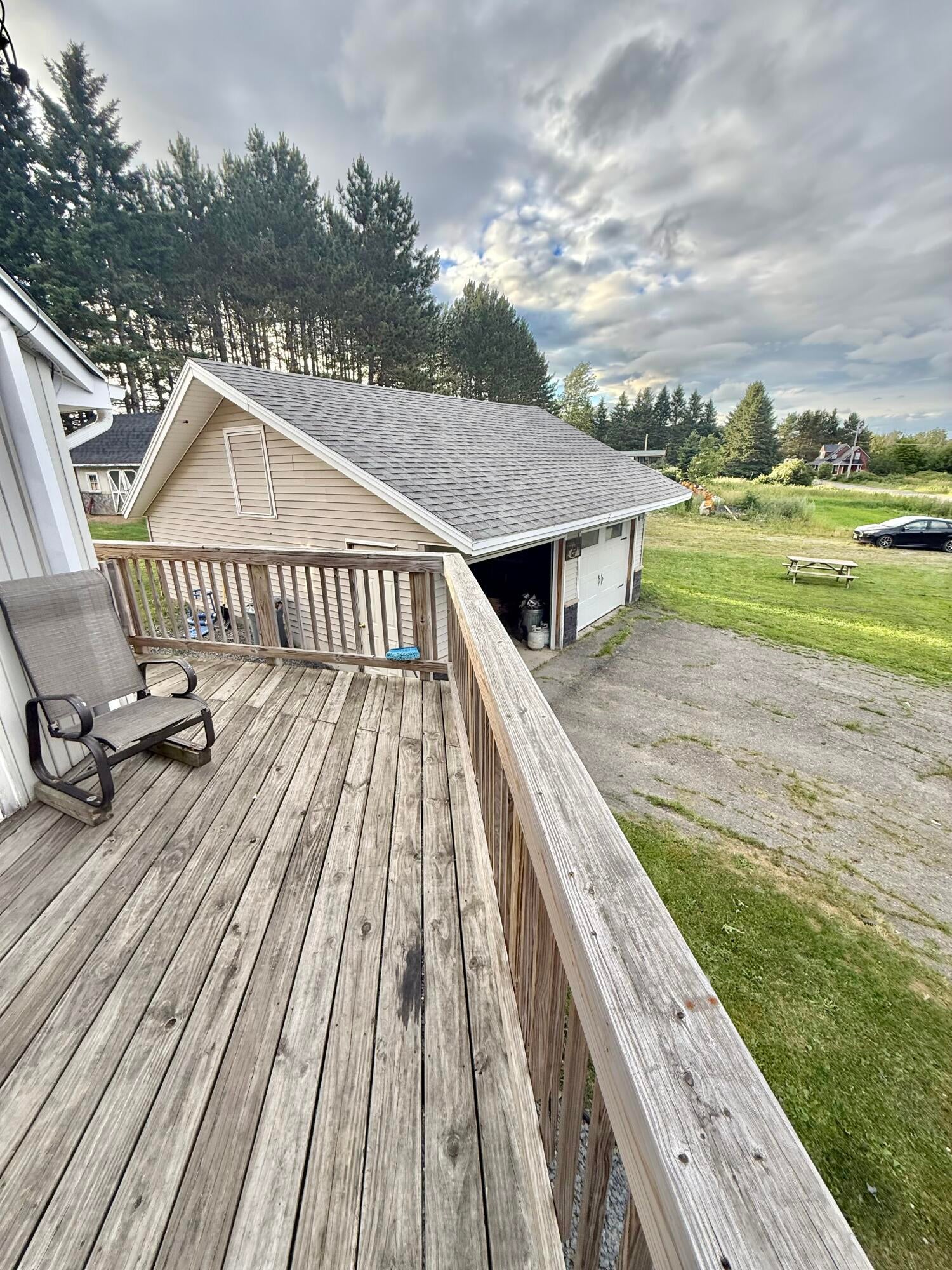 8 Caron Road
