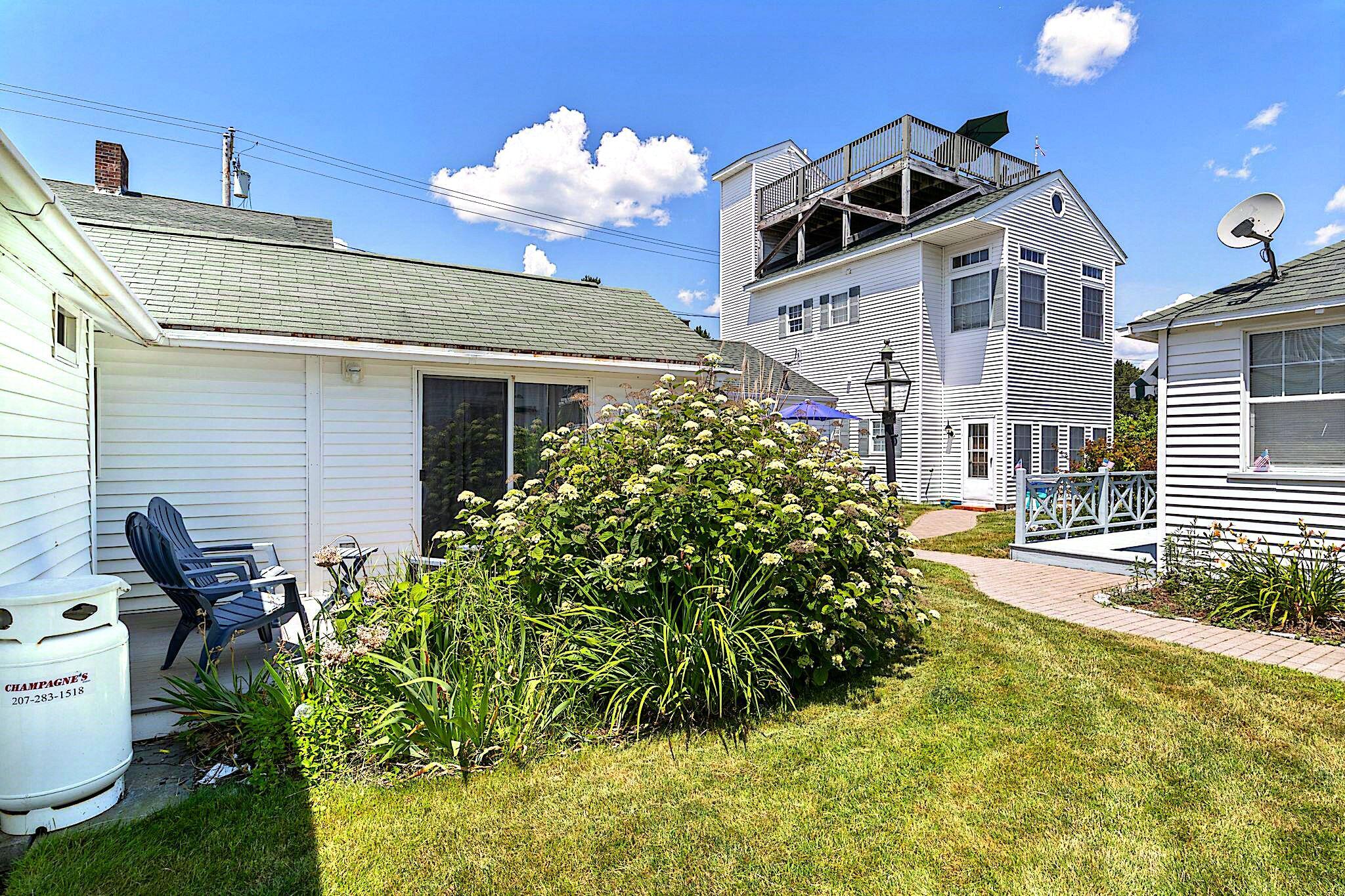 165 E Grand Avenue 6