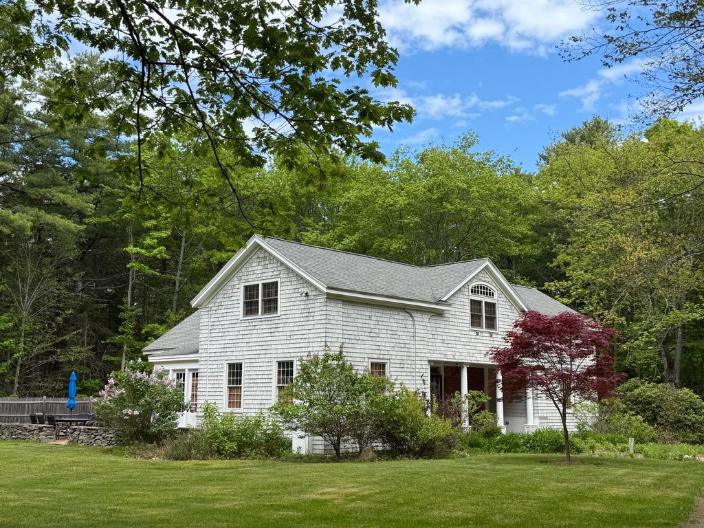 Photo of 10 Meeting House Lane, Chebeague Island, ME 04017 (MLS # 1664619)