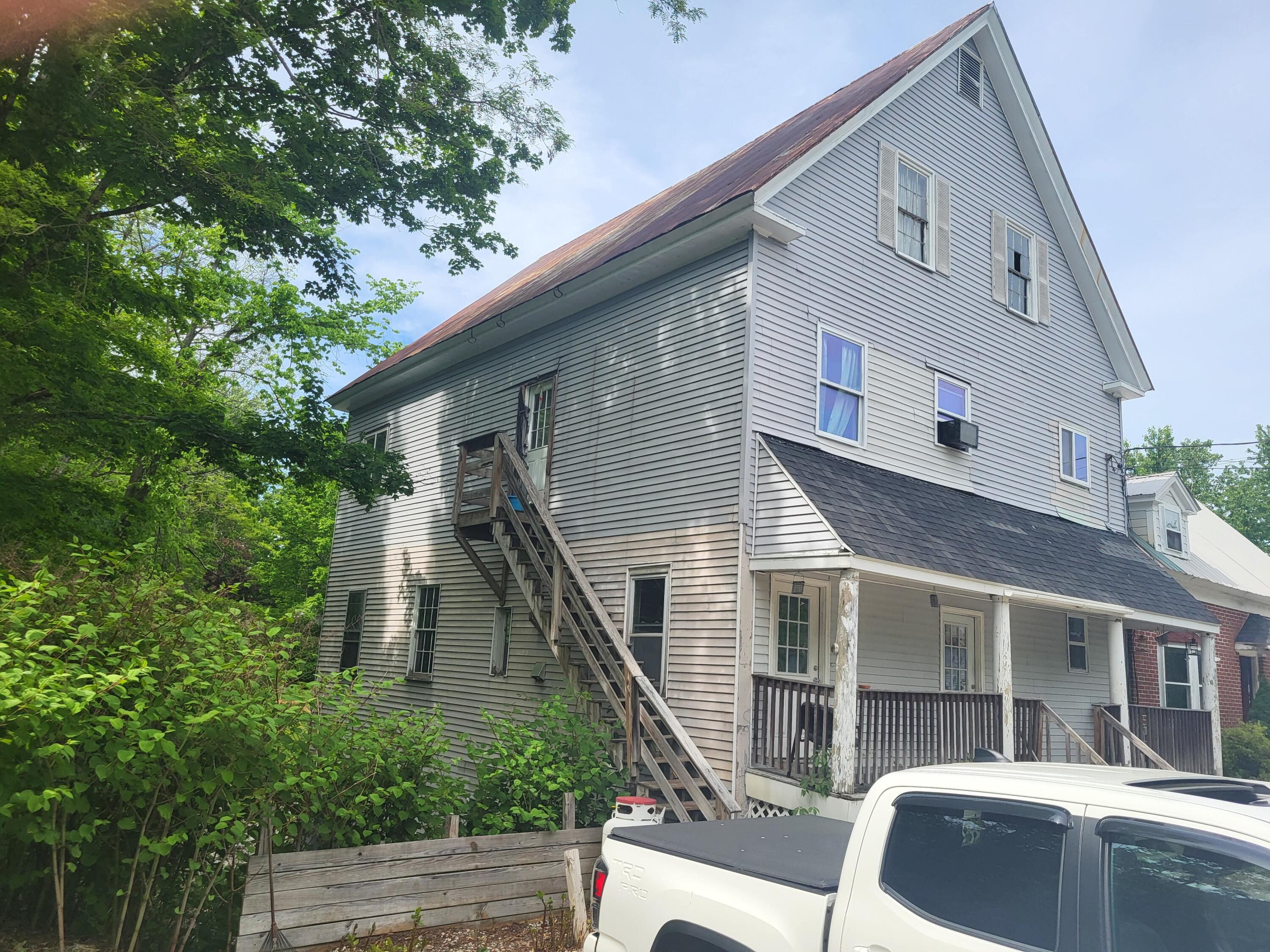 22 Mountain View Avenue