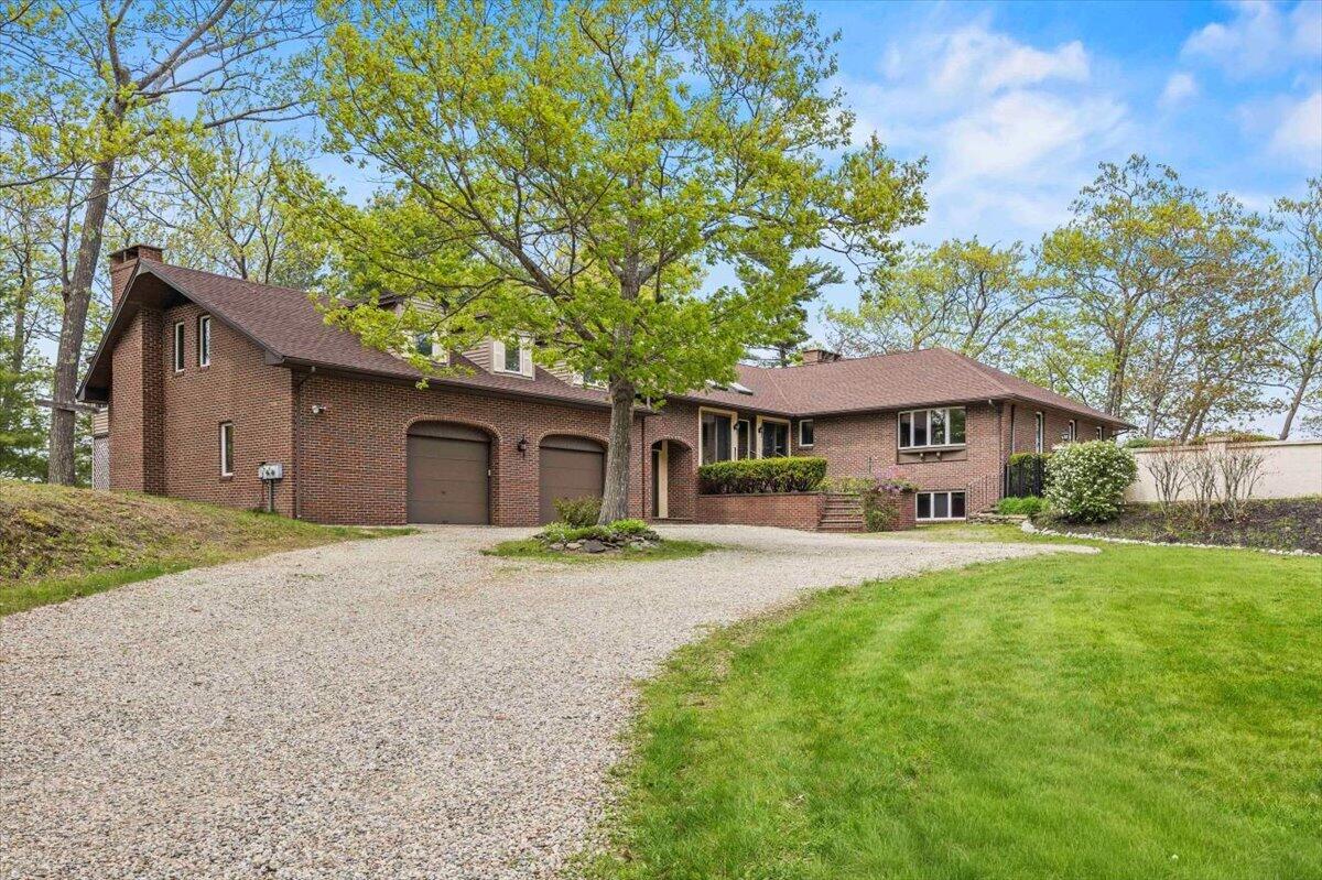 22 Crestwood Drive