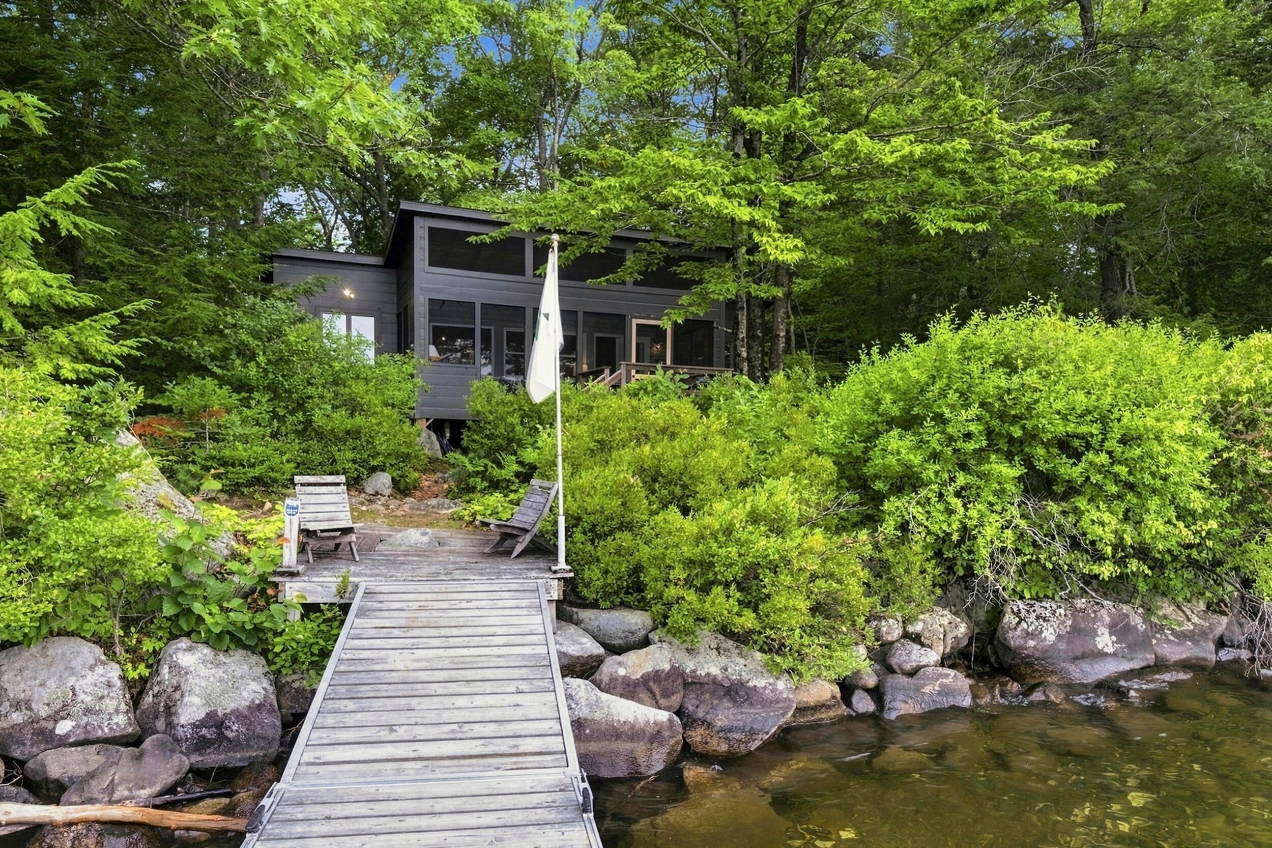 30 Robbins Lane
