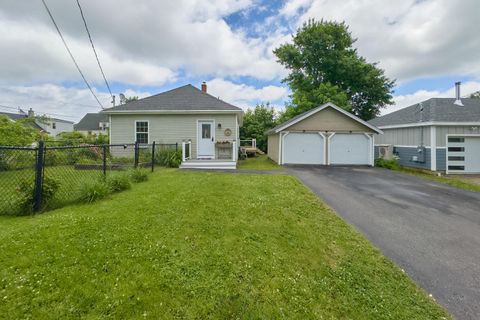 Photo of 39 Knott Street, Rockland, ME 04841 (MLS # 1667820)