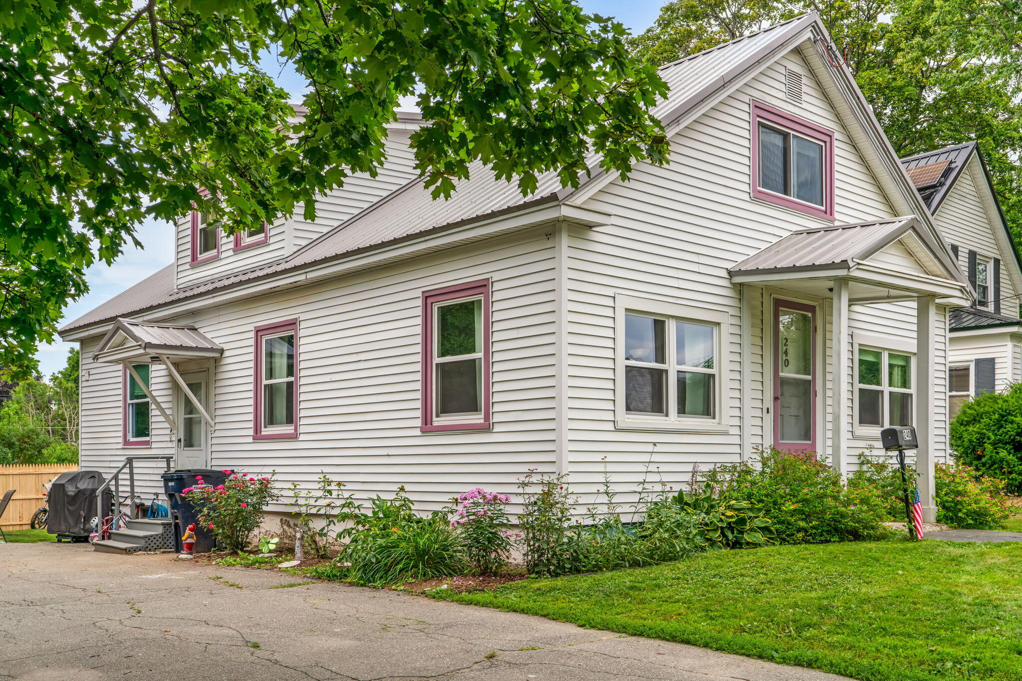240 Lincoln Street