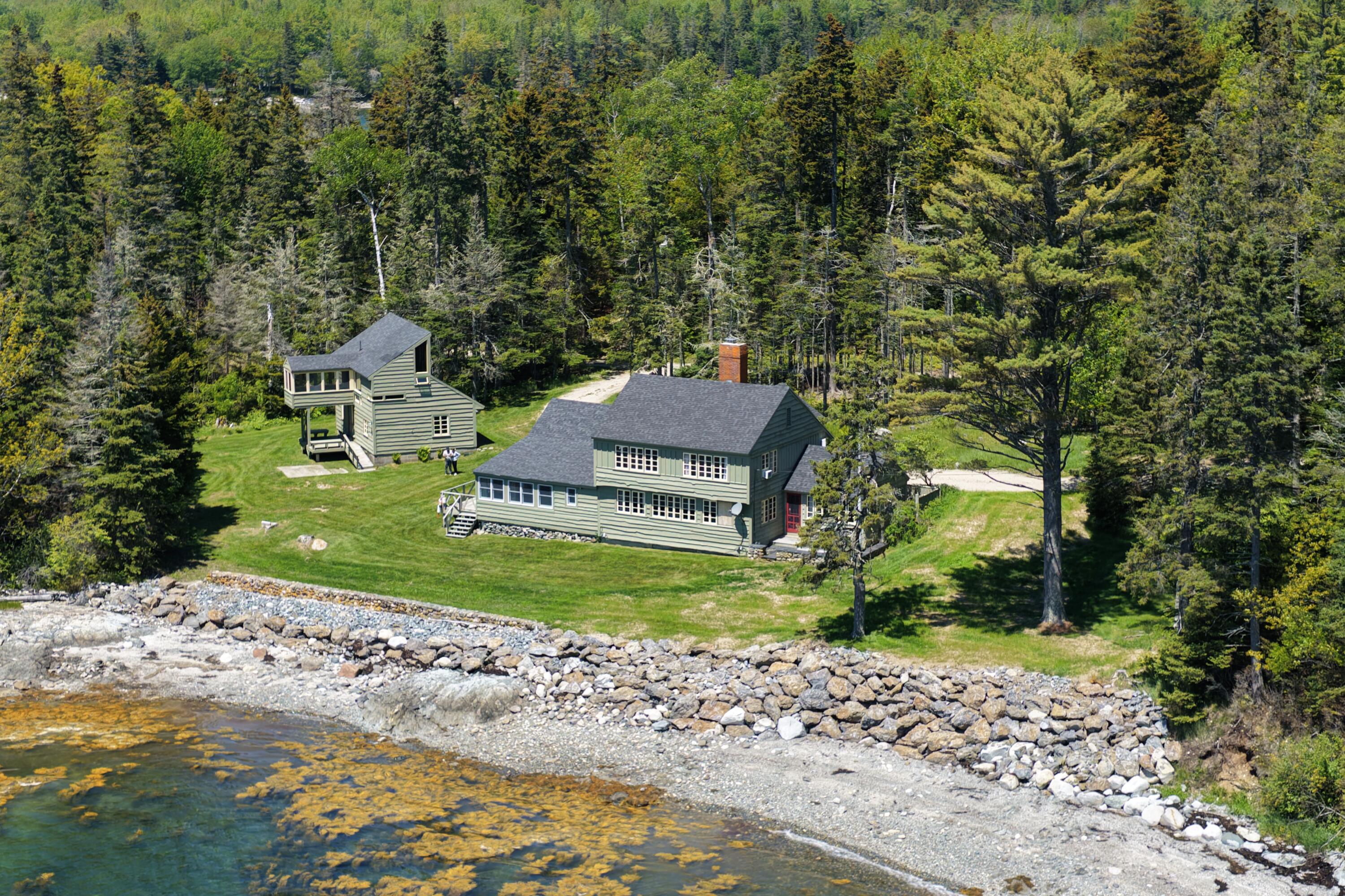 40 Wells Cove Lane
