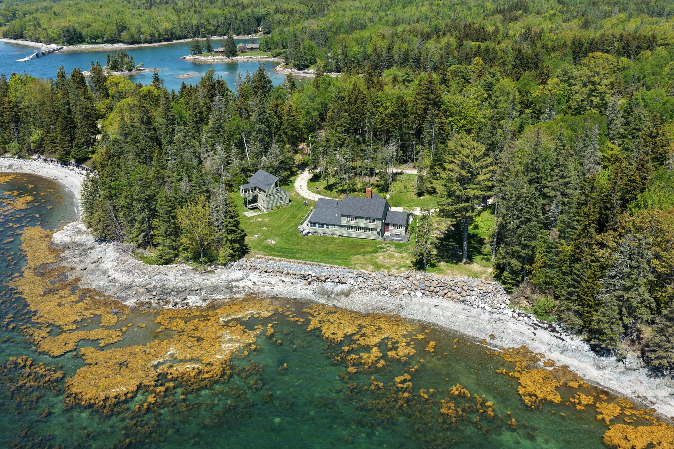 40 Wells Cove Lane