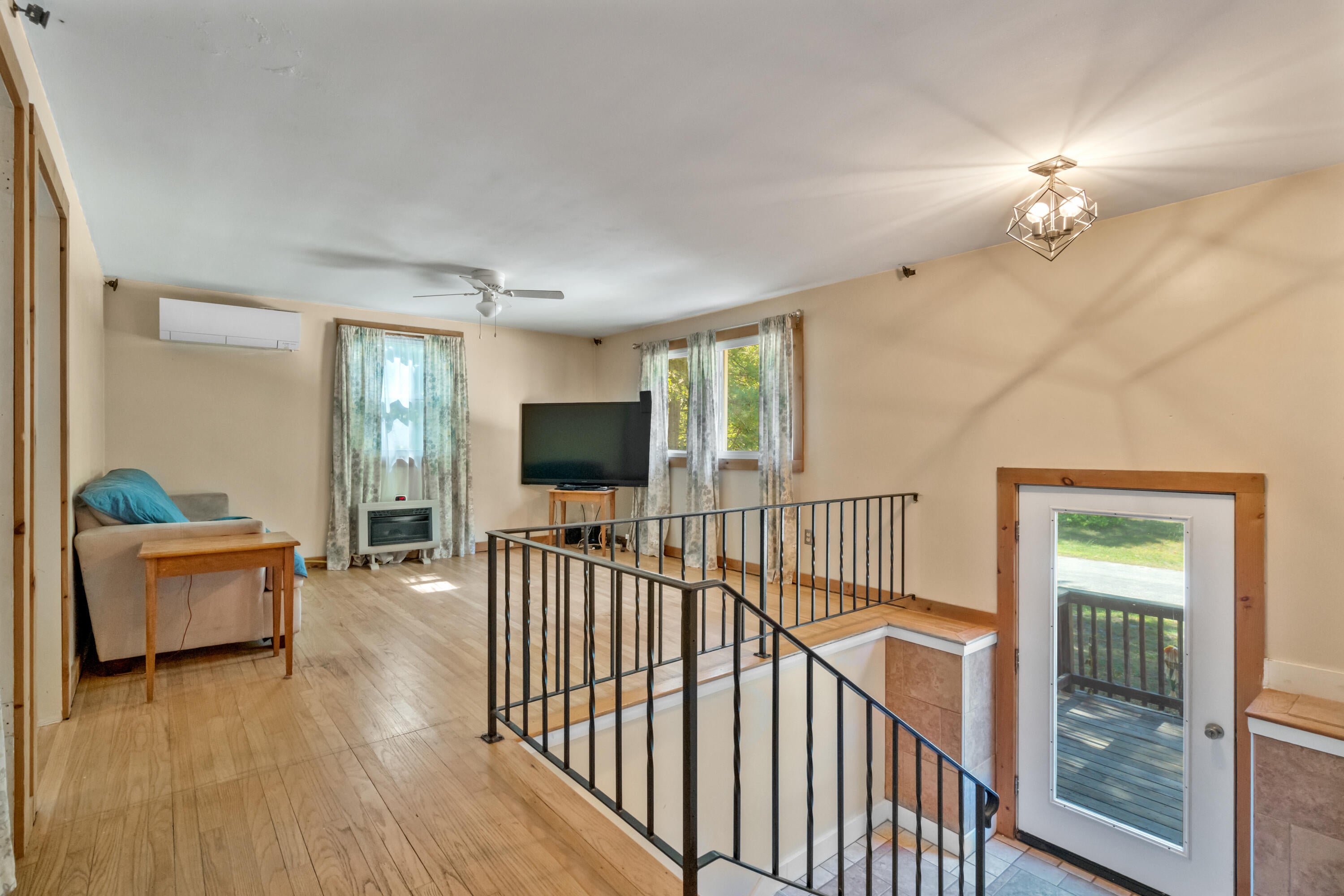 10 Pine Lane