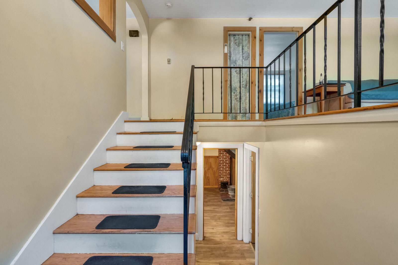 10 Pine Lane