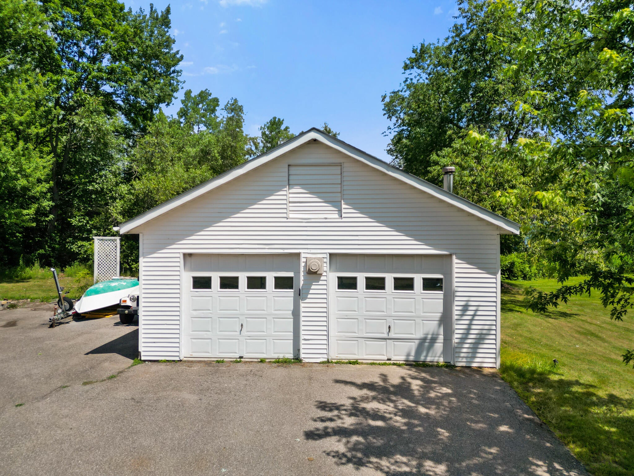 352 Madawaska Avenue