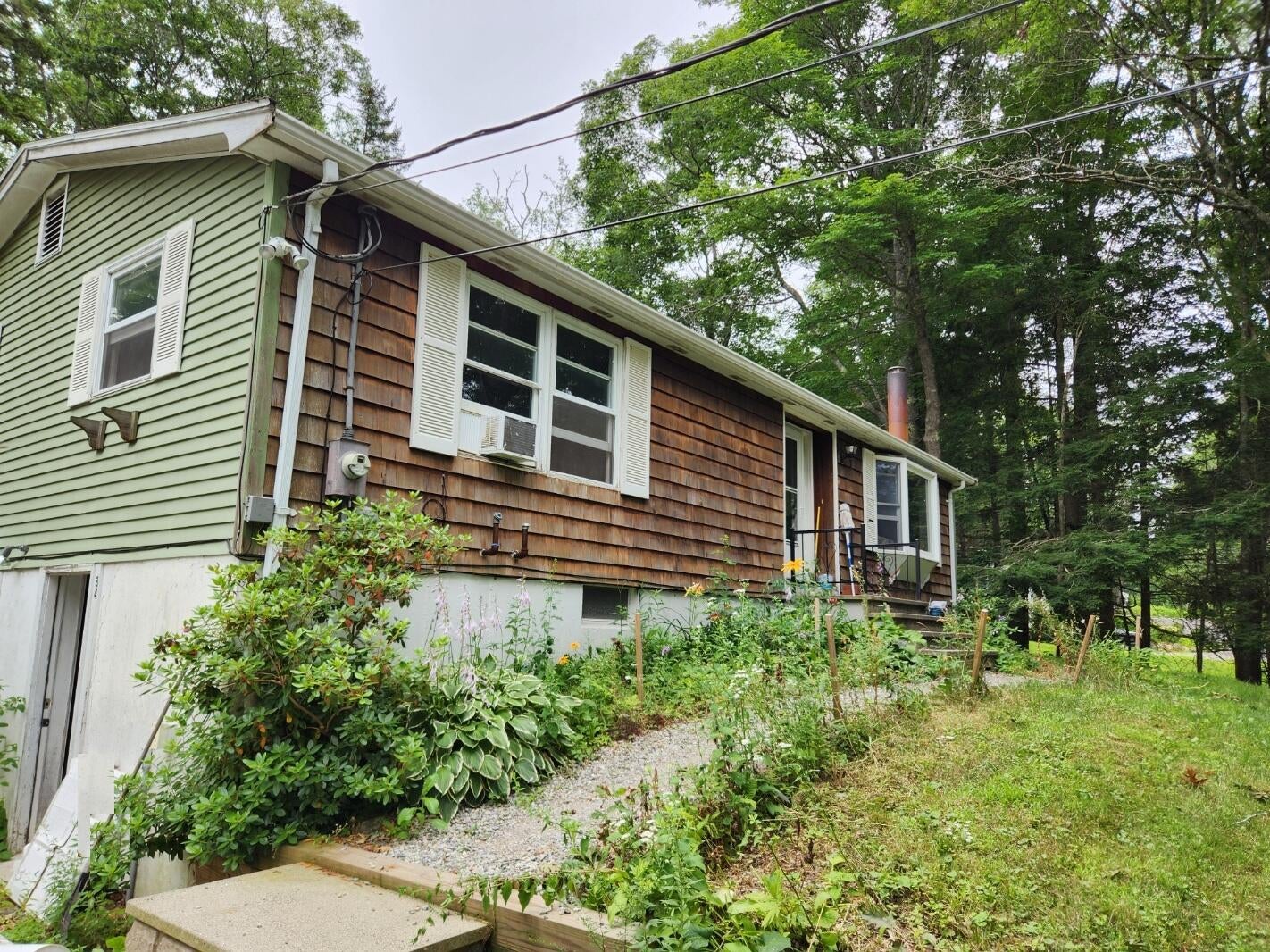 34 Hutchinson Drive