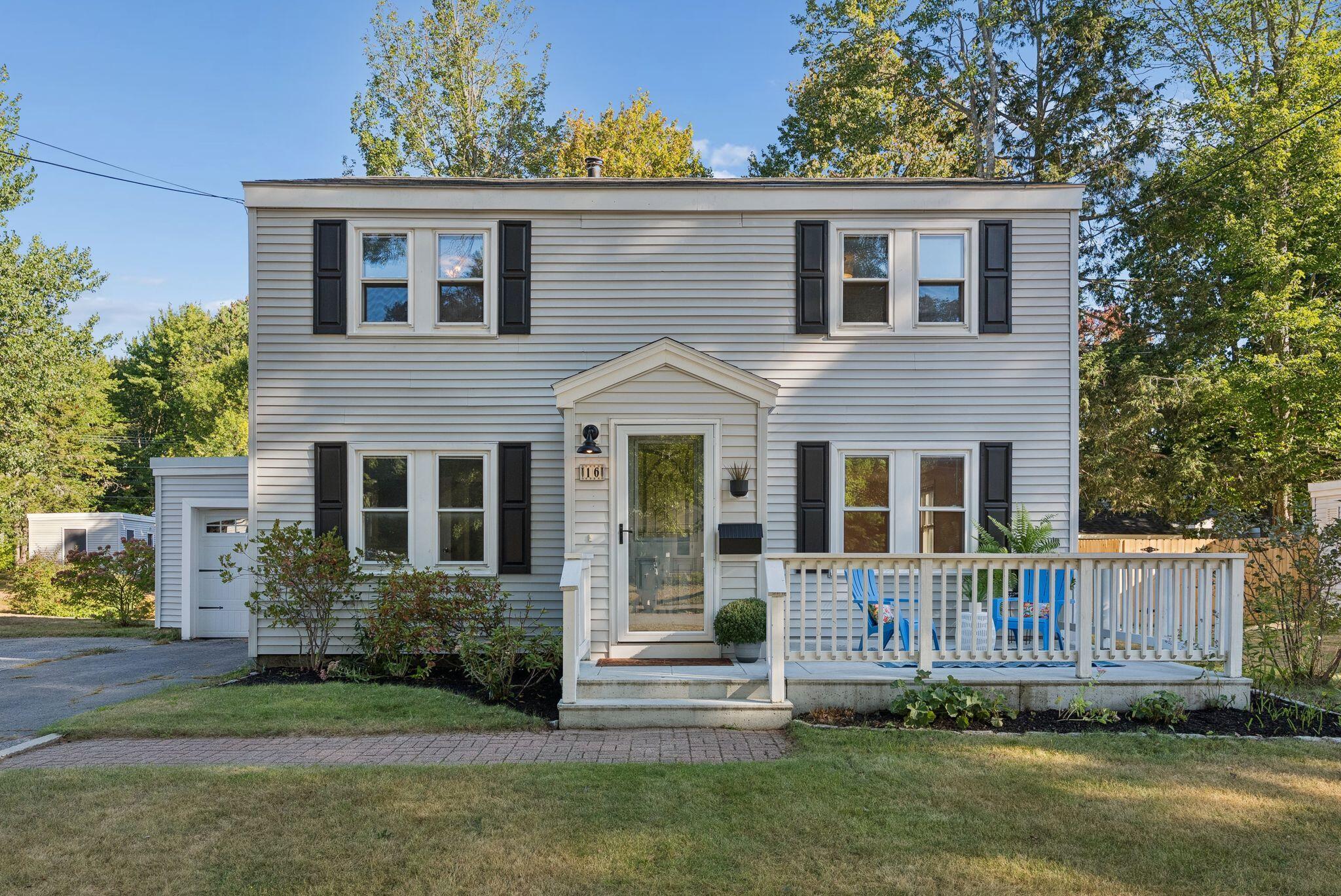 16 Moore Avenue