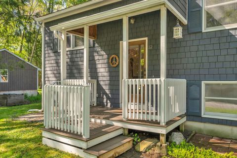 Photo of 12 Wood Avenue, Topsham, ME 04086 (MLS # 1664328)