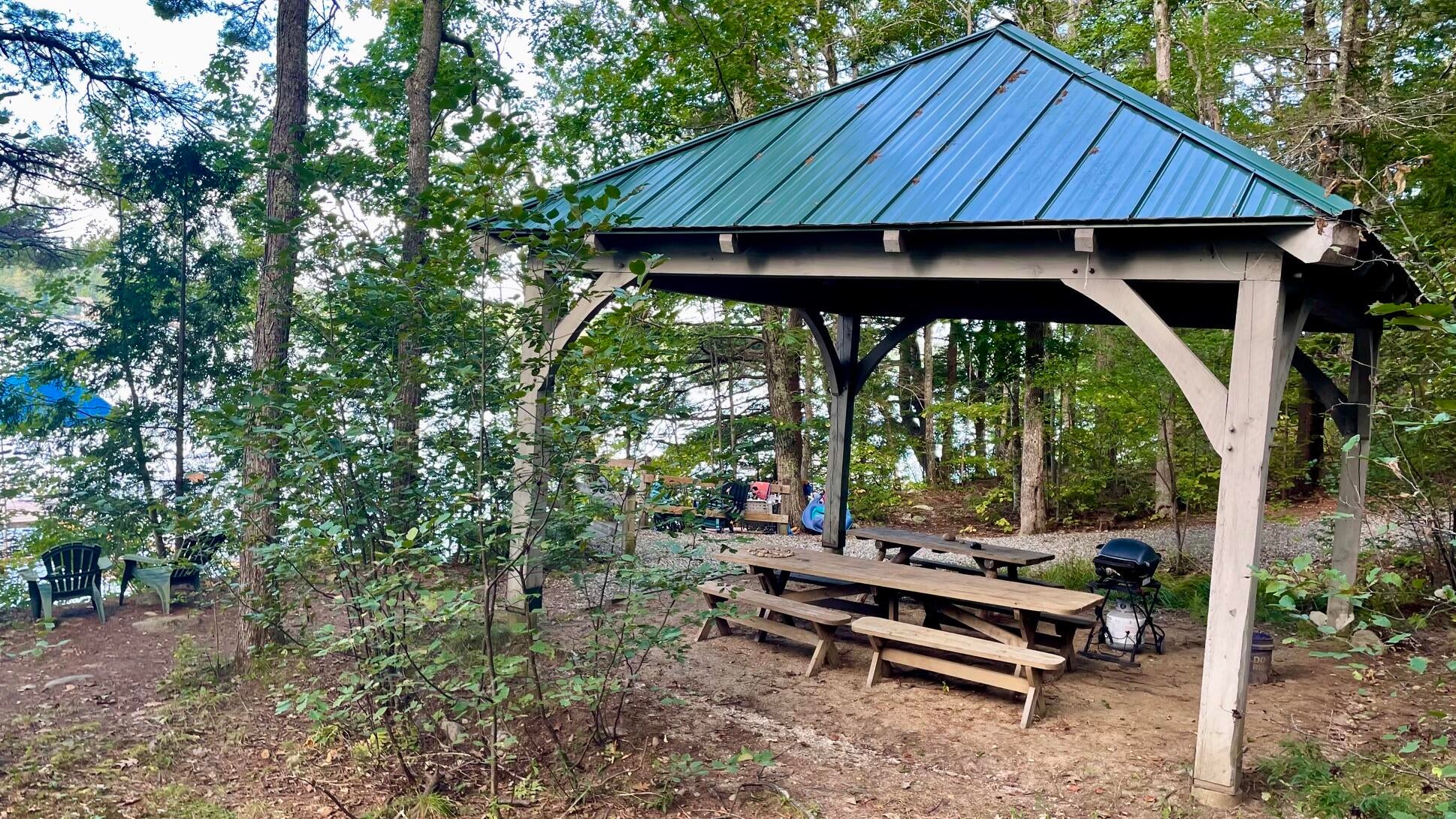 9 Lakeside Drive