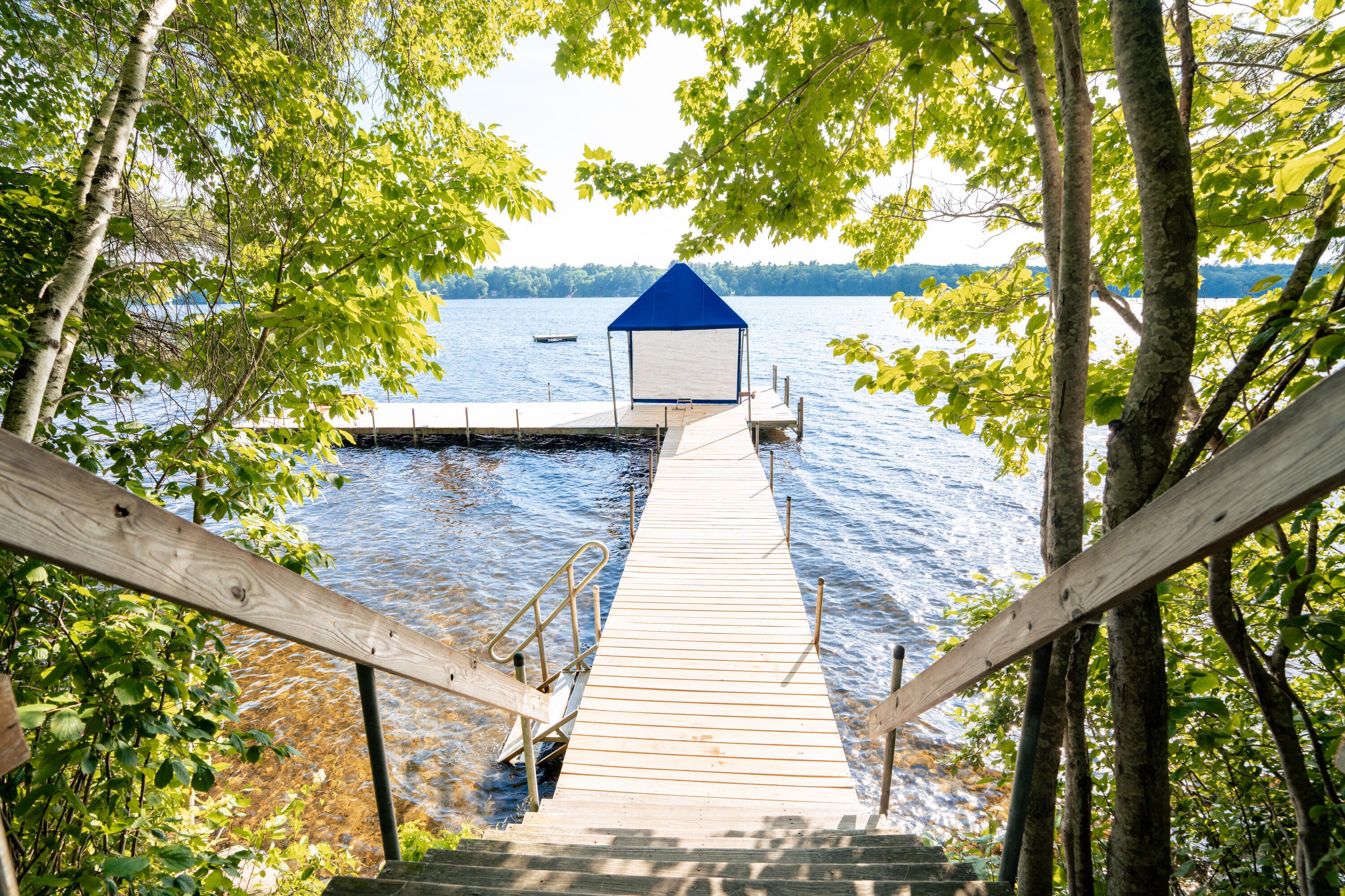 9 Lakeside Drive