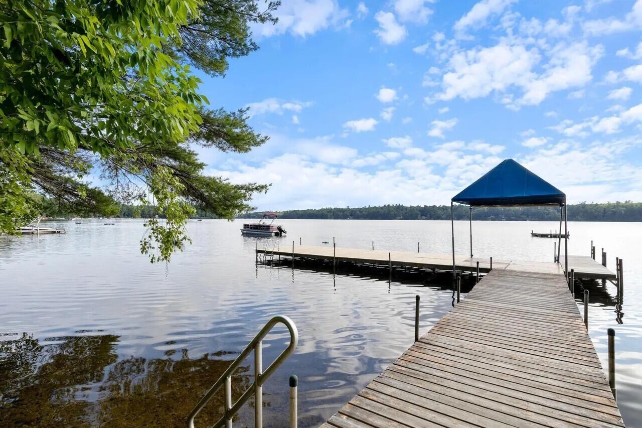 9 Lakeside Drive
