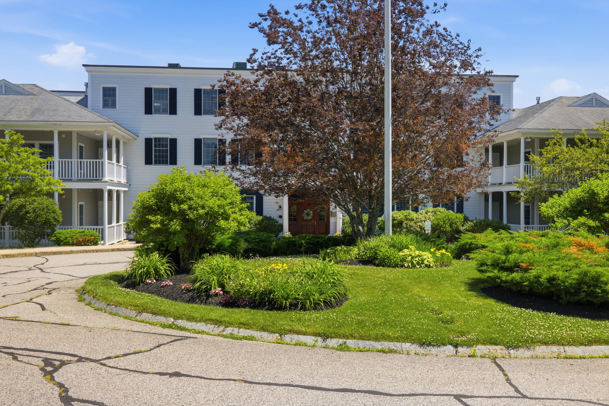 106 Farragut Way 366