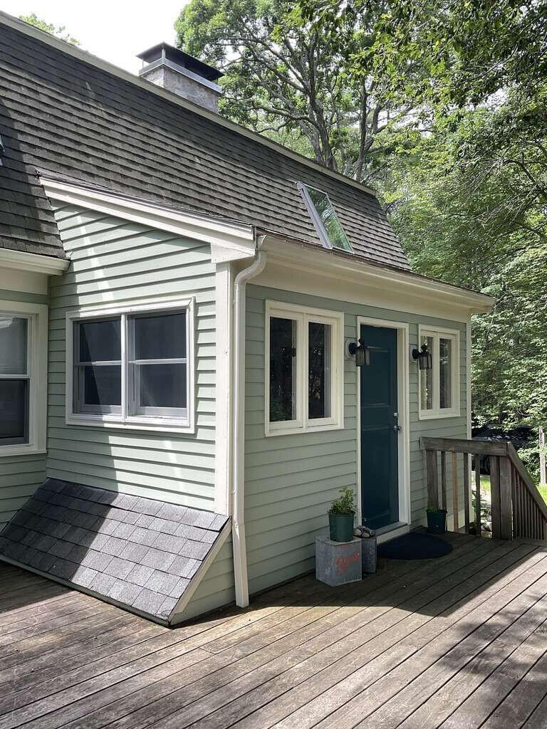 1 Brookside Lane