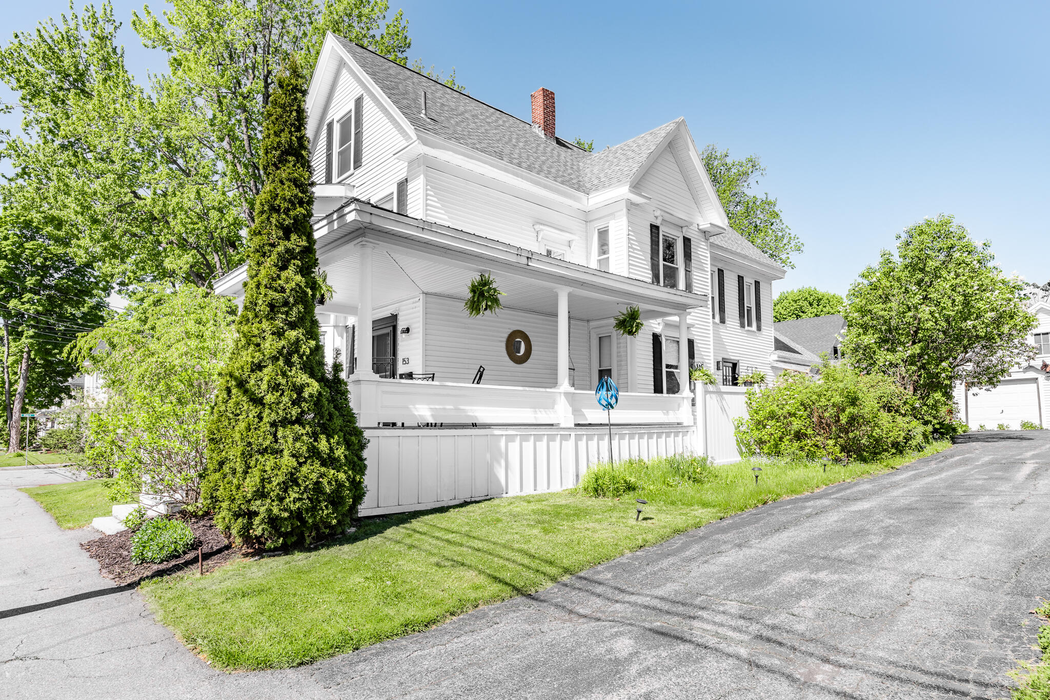 153 W Broadway